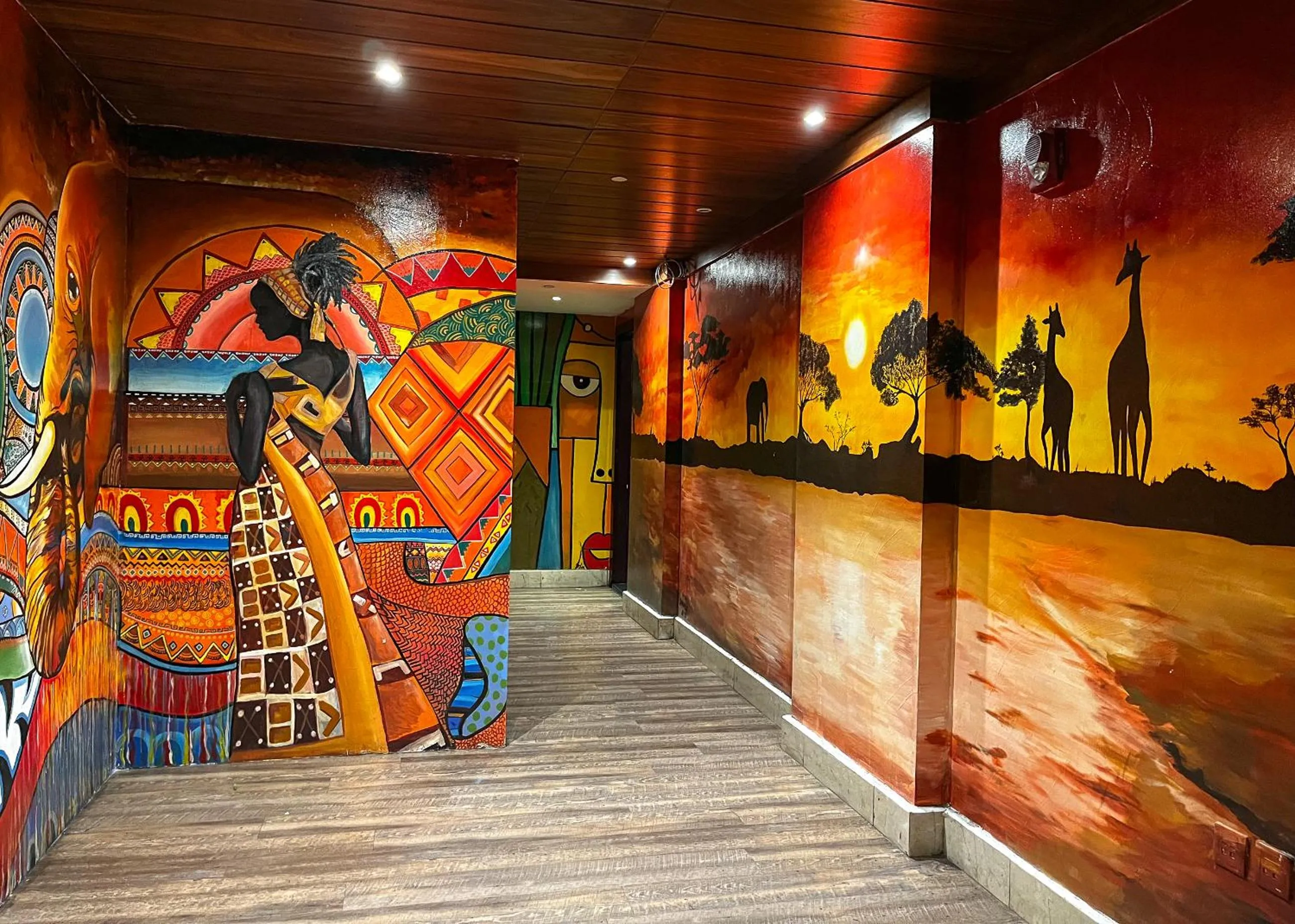 Restaurant/places to eat in Al Mansour Plaza Hotel