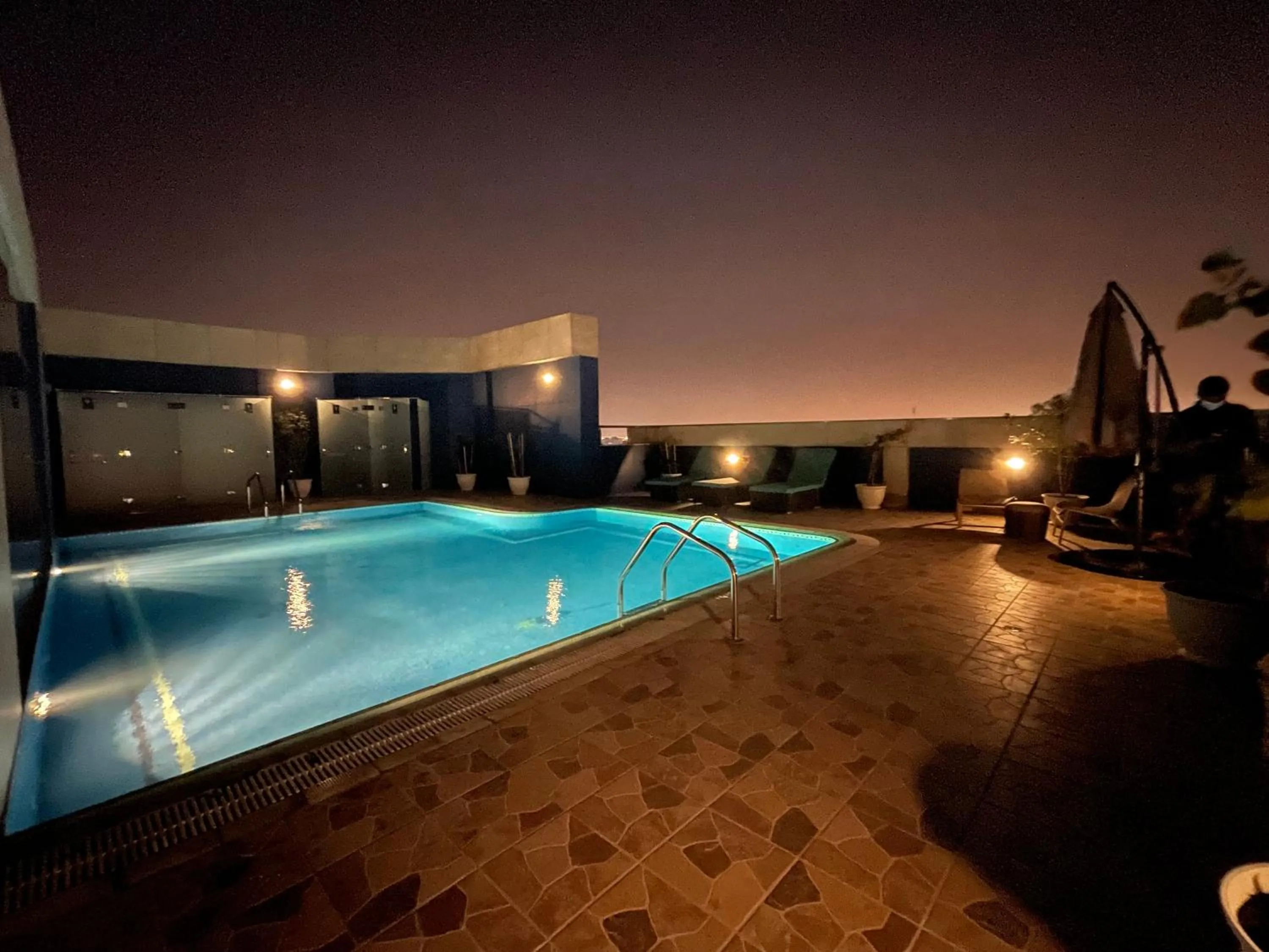 Swimming pool in Al Mansour Plaza Hotel