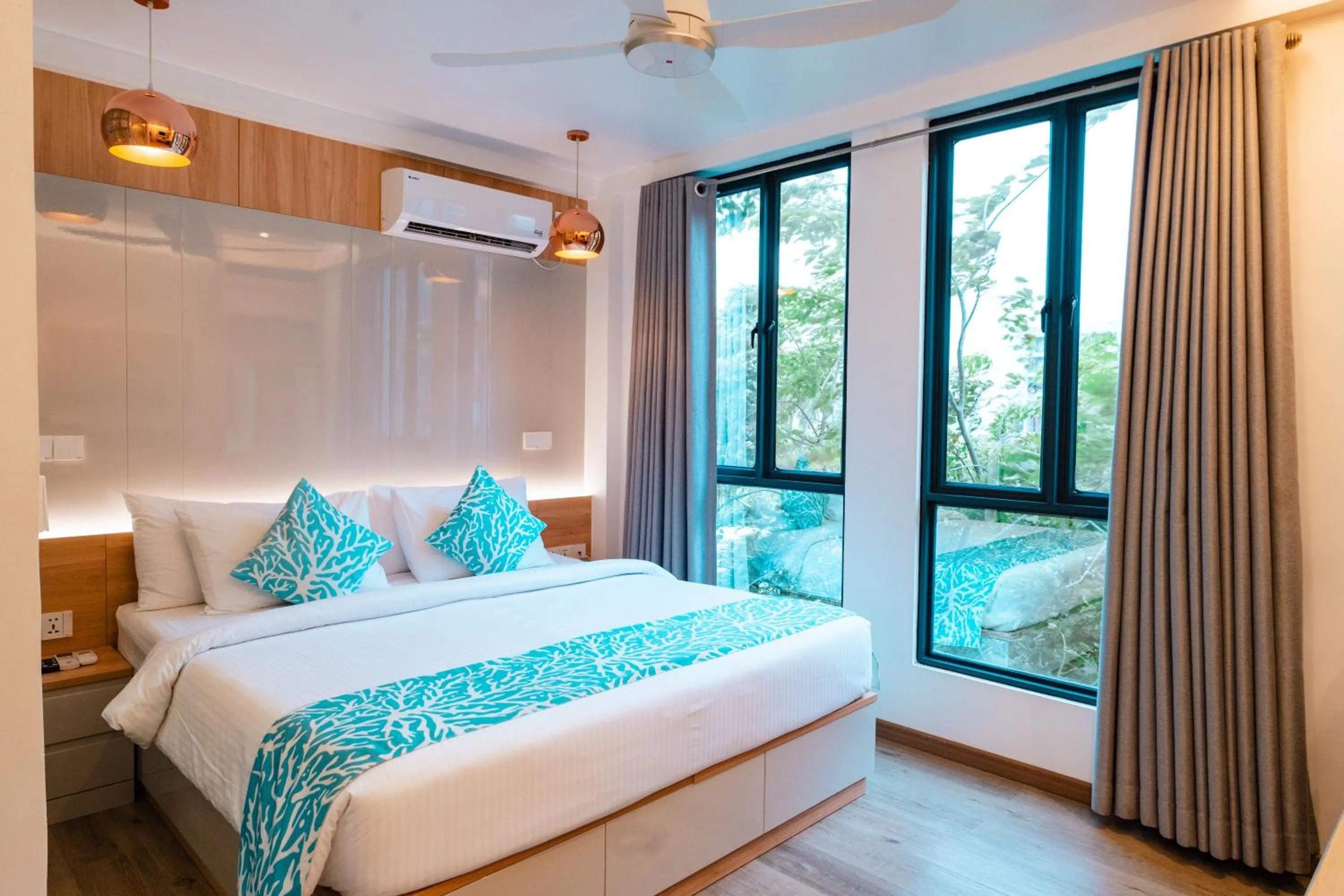 View (from property/room), Bed in Hotel Star Shell