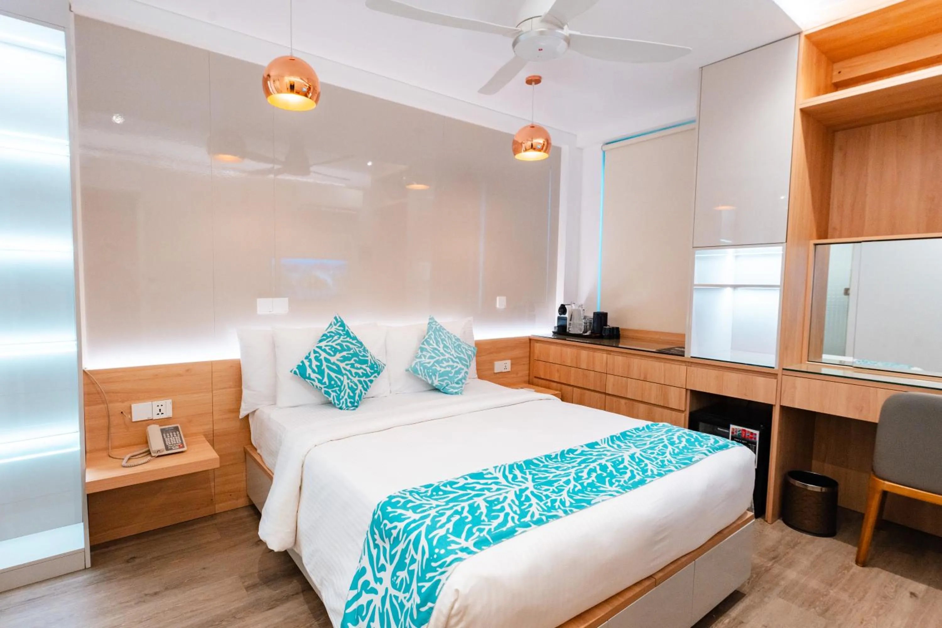 Photo of the whole room, Bed in Hotel Star Shell