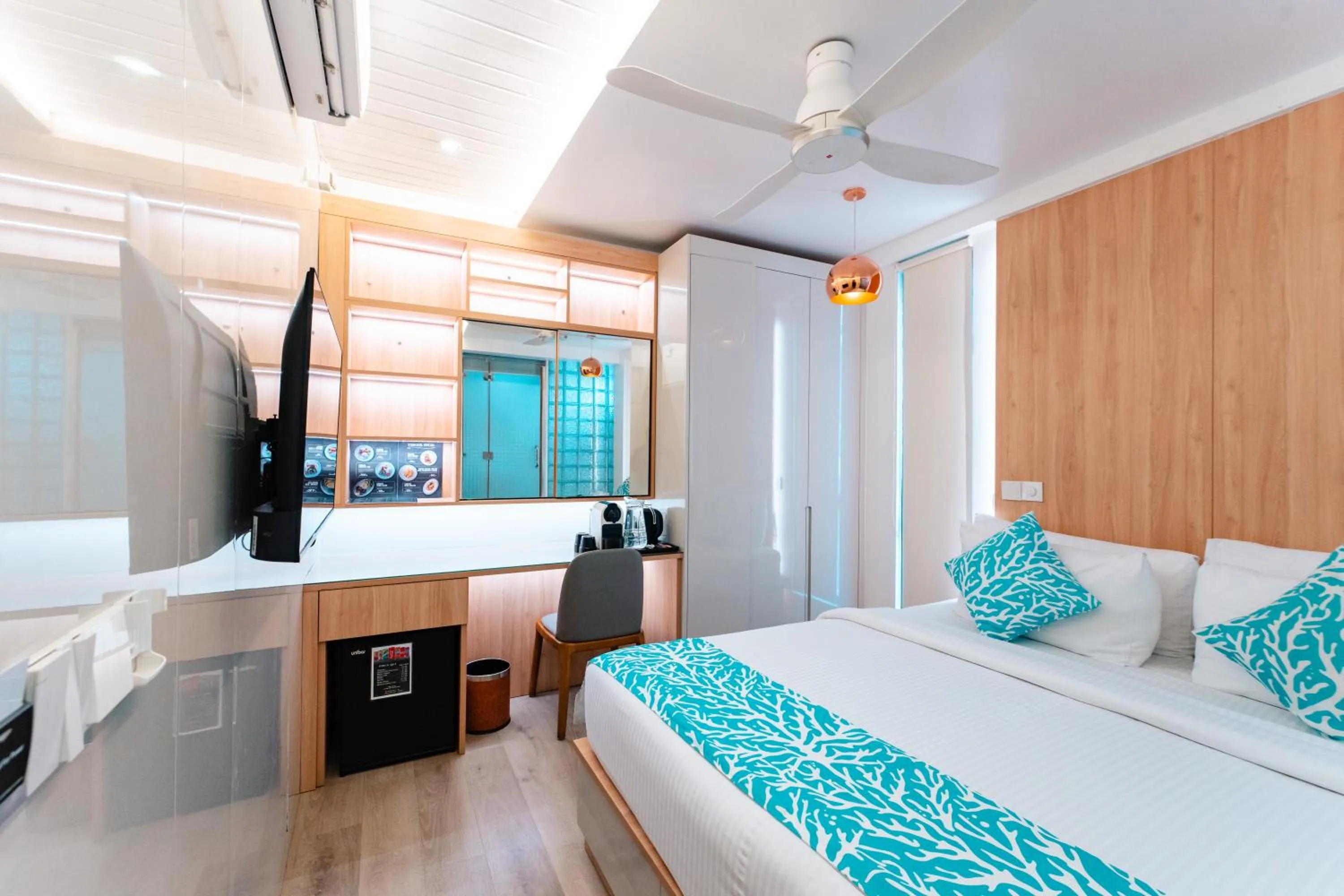 TV and multimedia, Bed in Hotel Star Shell