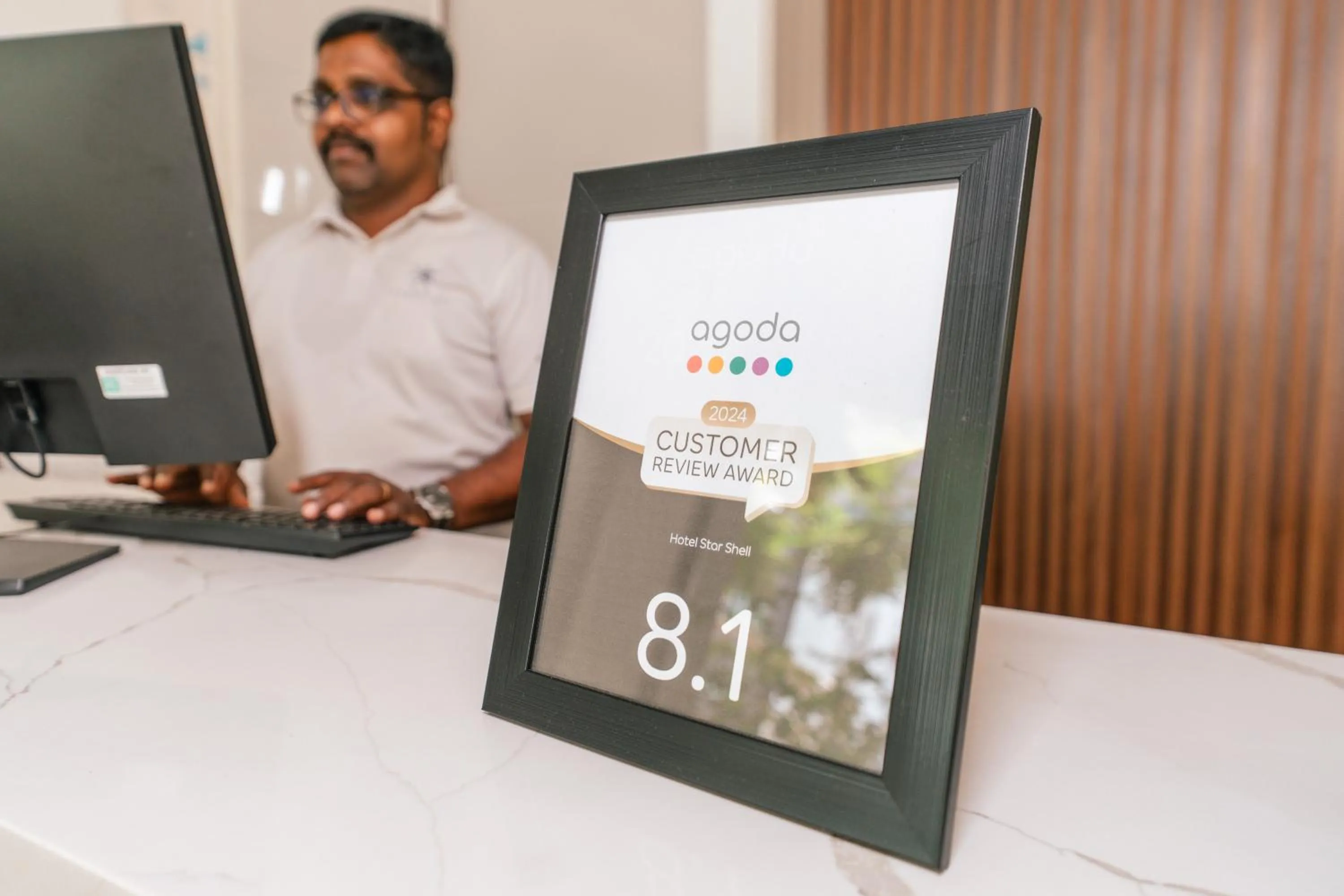 Staff in Hotel Star Shell