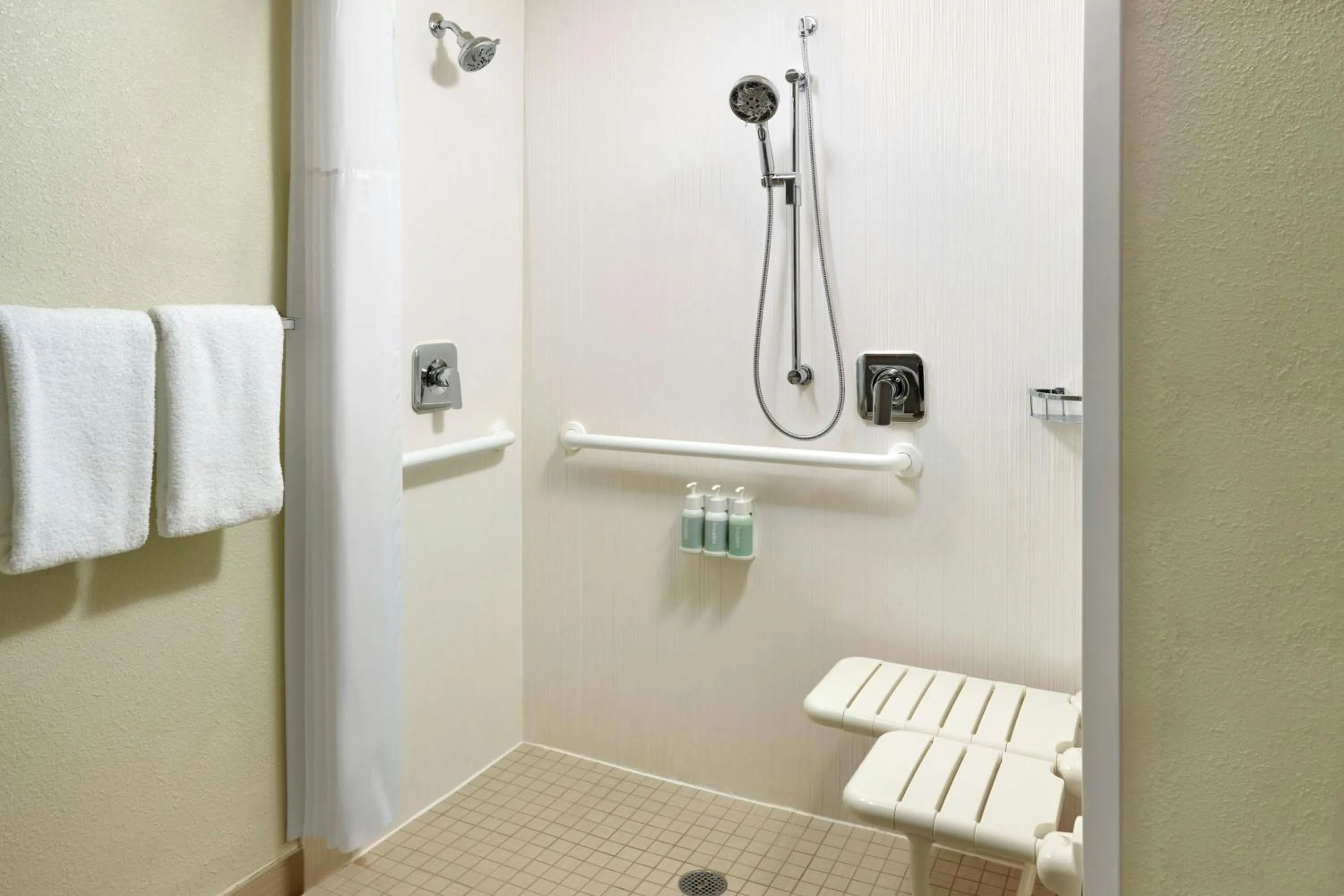 Bathroom in Courtyard By Marriott Hartford Windsor Airport