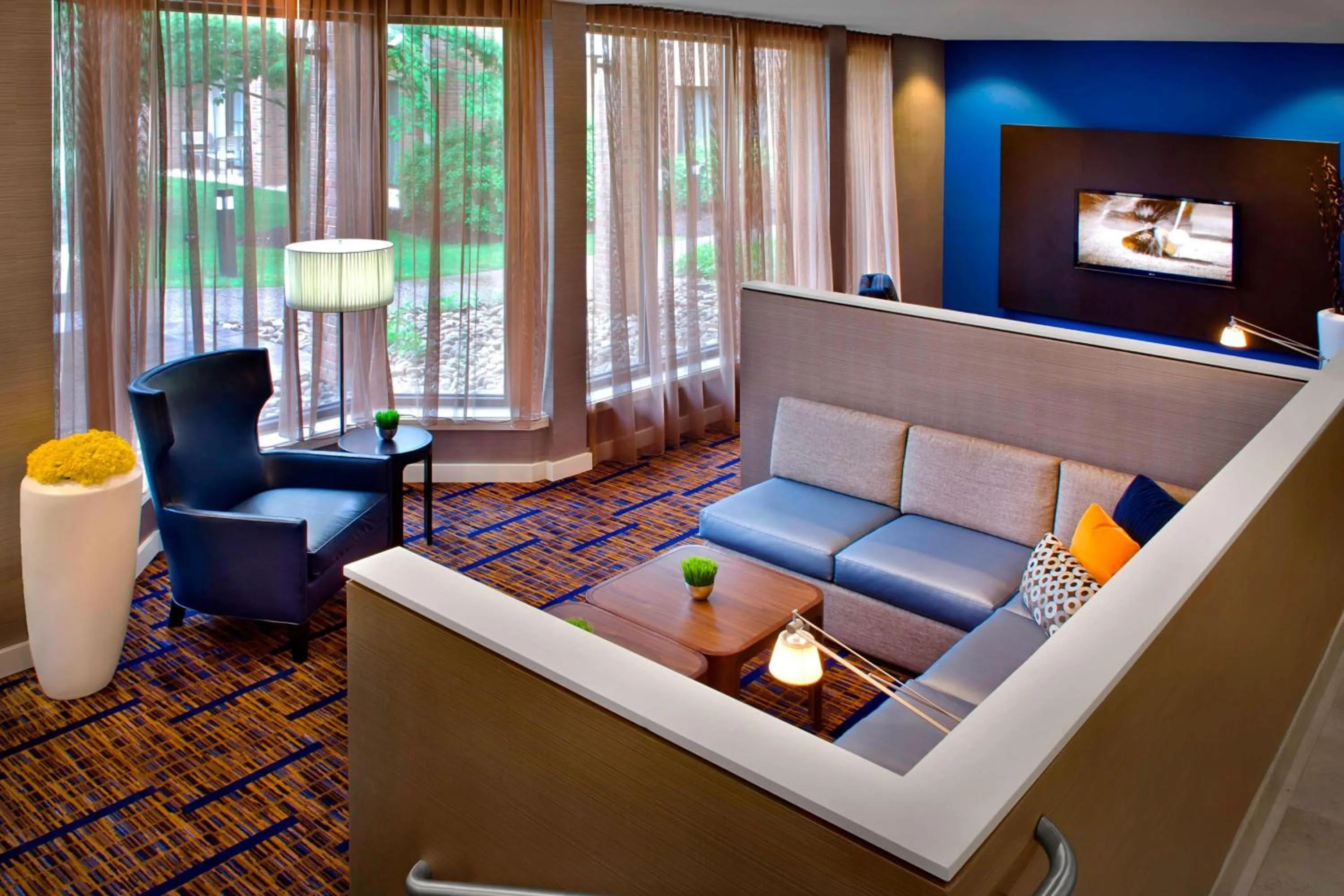 Lounge or bar in Courtyard By Marriott Hartford Windsor Airport