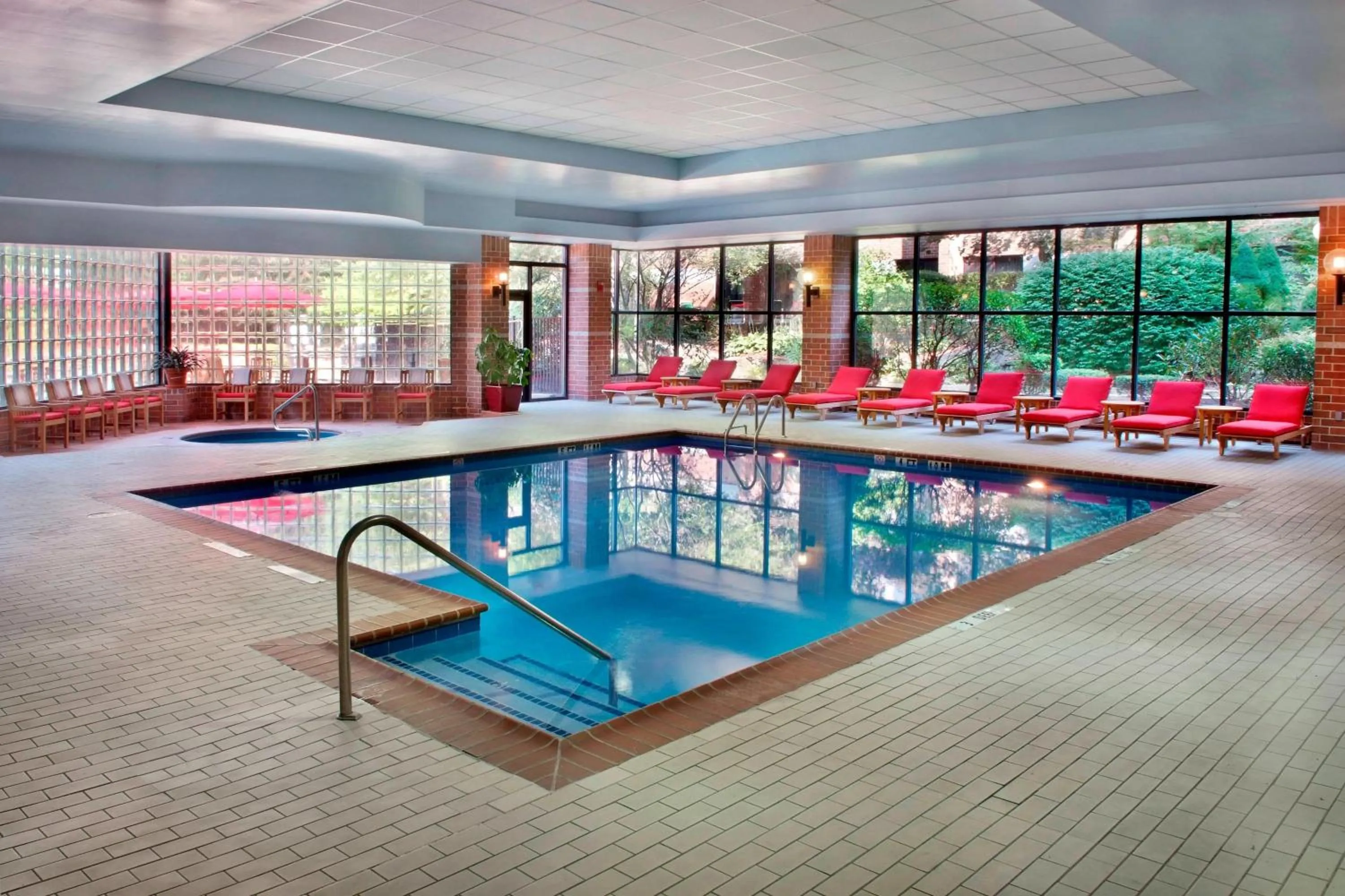Swimming pool in Trumbull Marriott Shelton