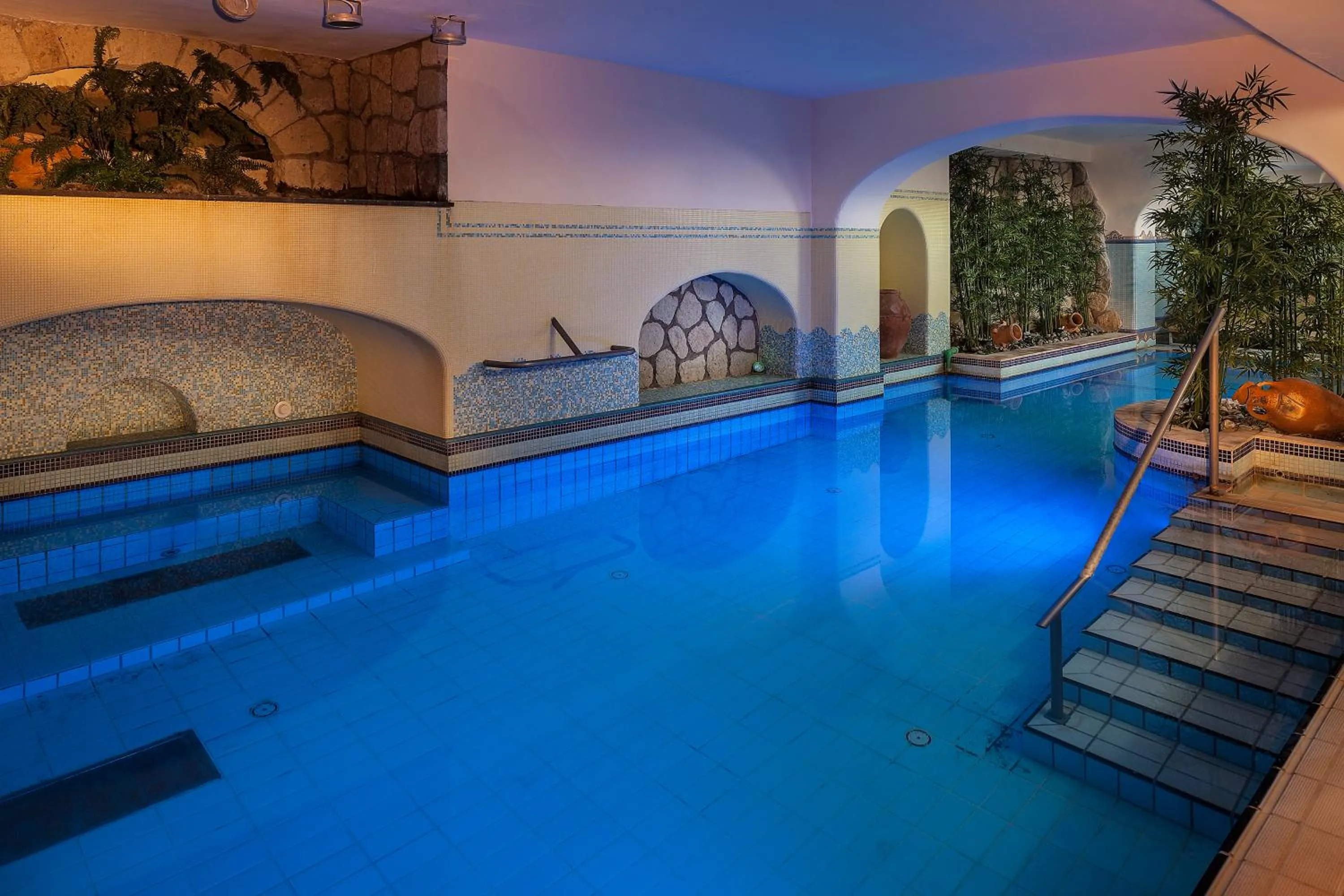 Hot Spring Bath in Sorriso Thermae Resort & Spa