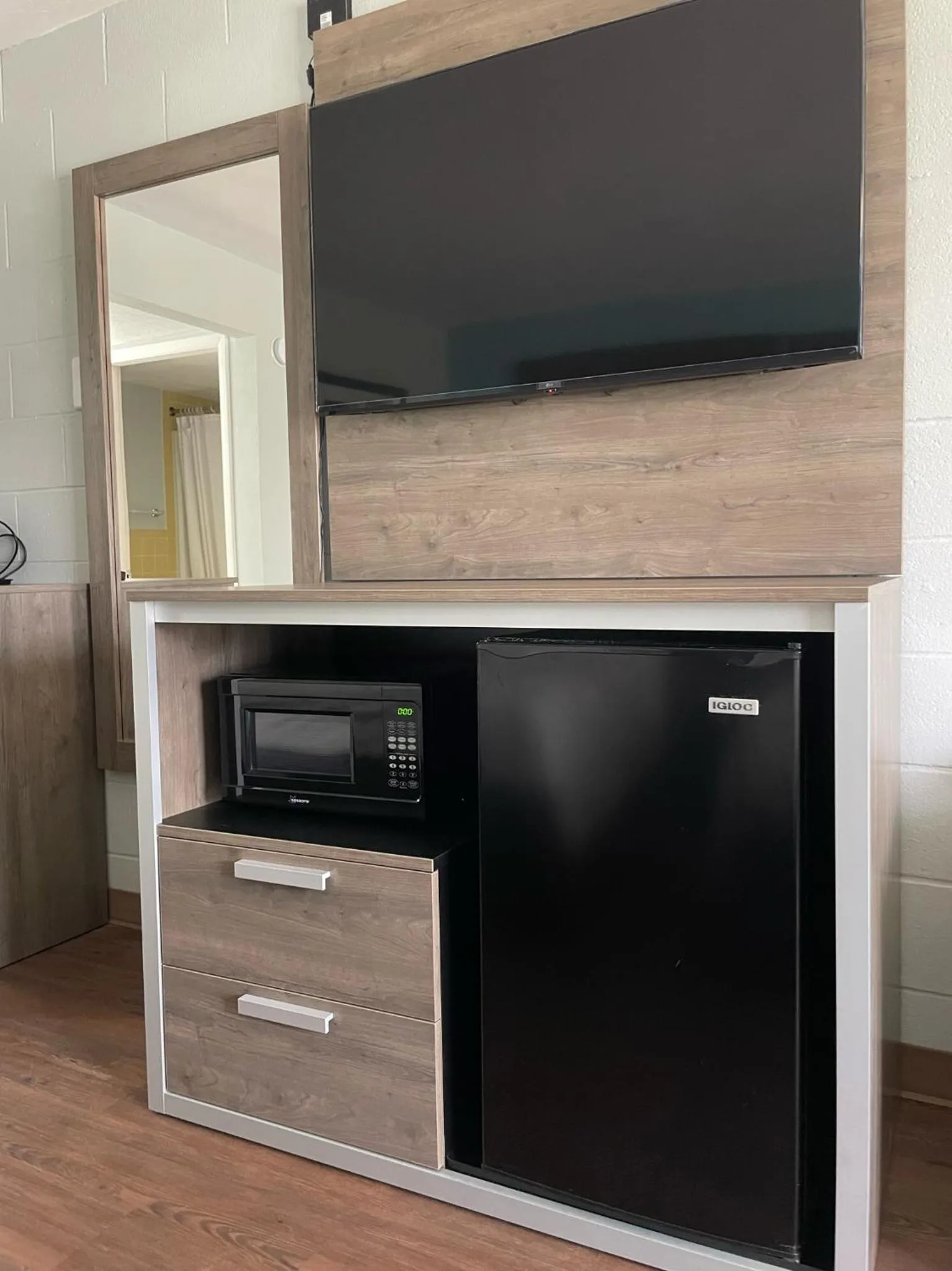 TV and multimedia in Buccaneer Inn