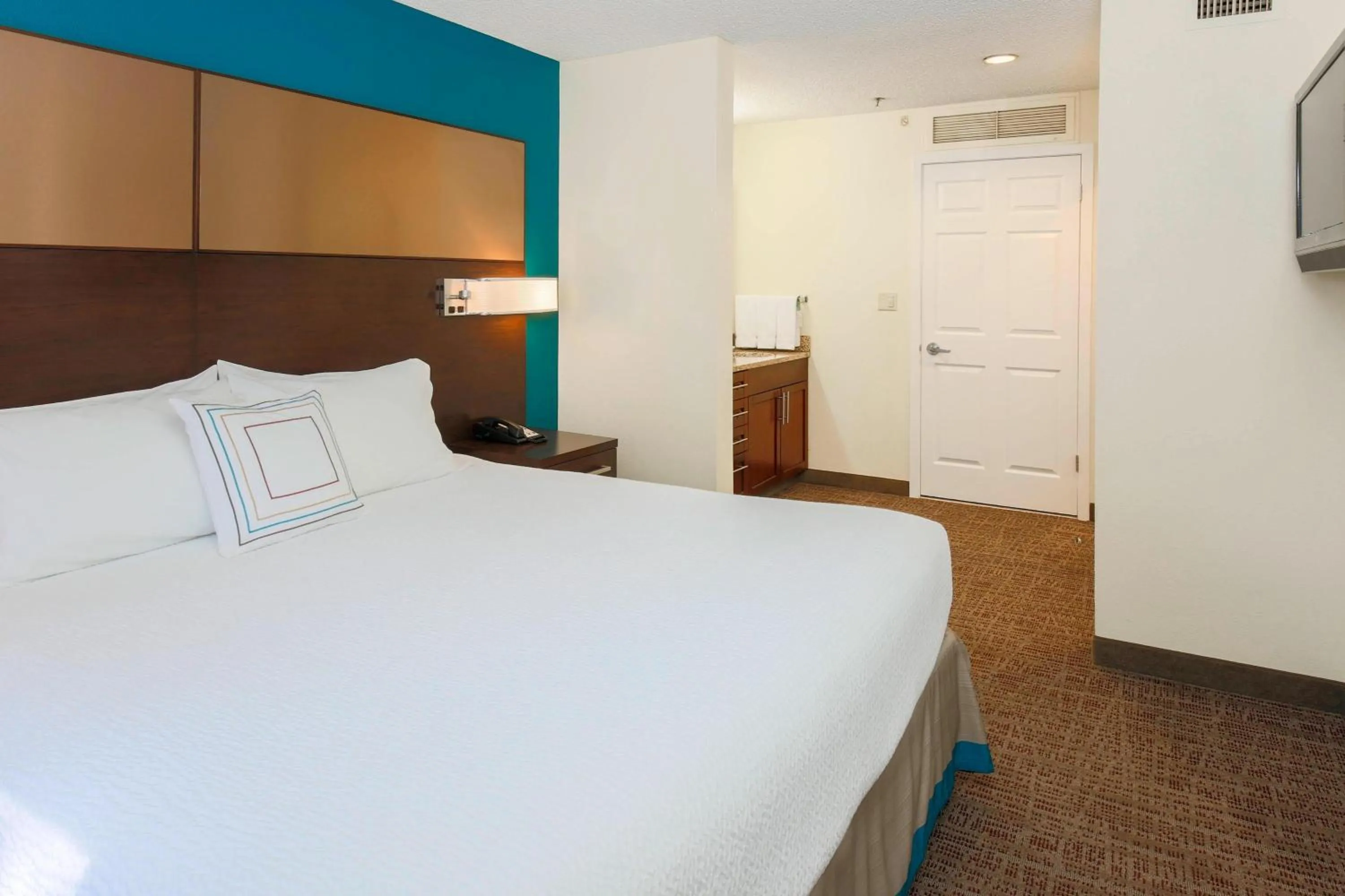 Bedroom, Bed in Residence Inn Bakersfield
