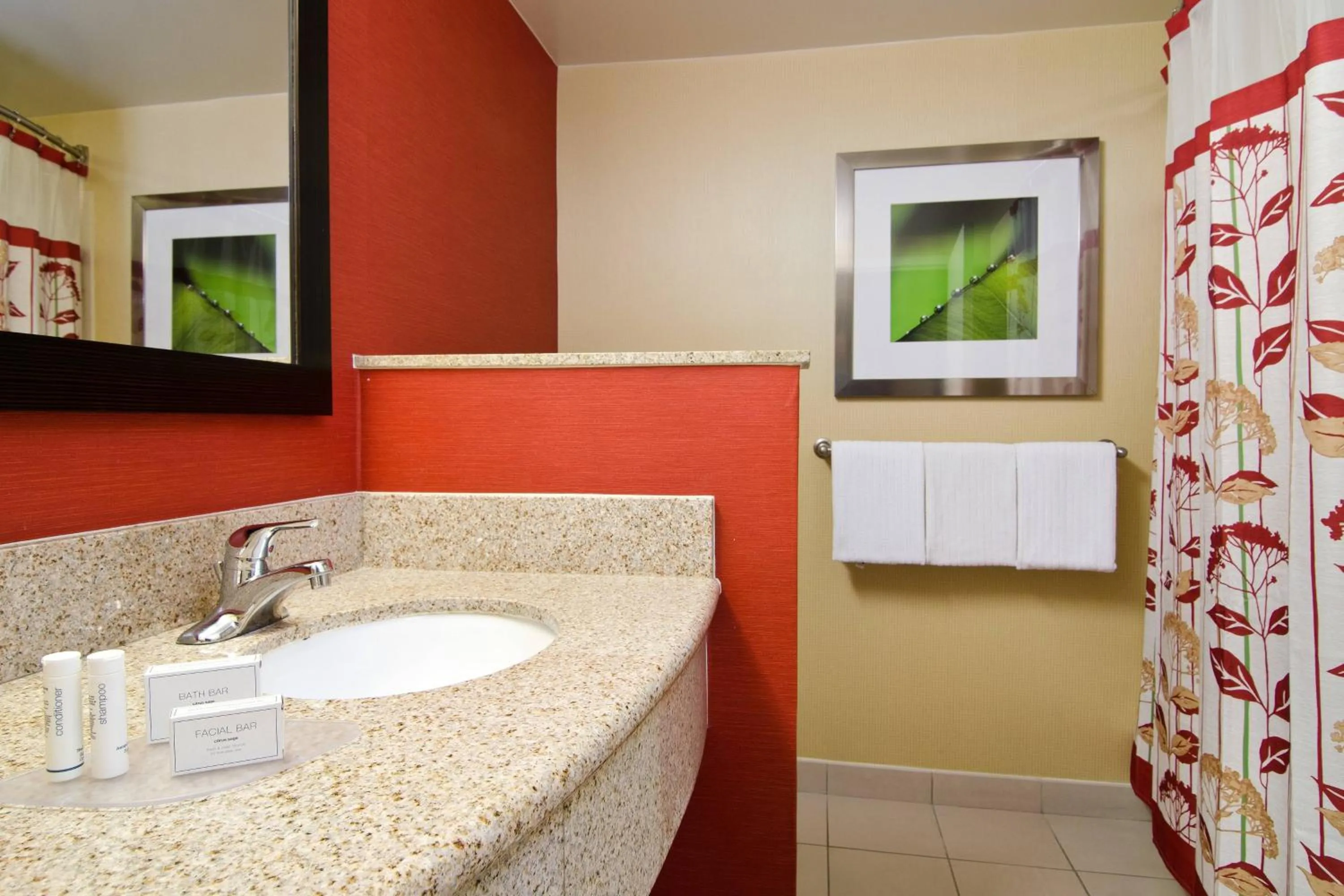 Bathroom in Courtyard by Marriott Birmingham Downtown at UAB