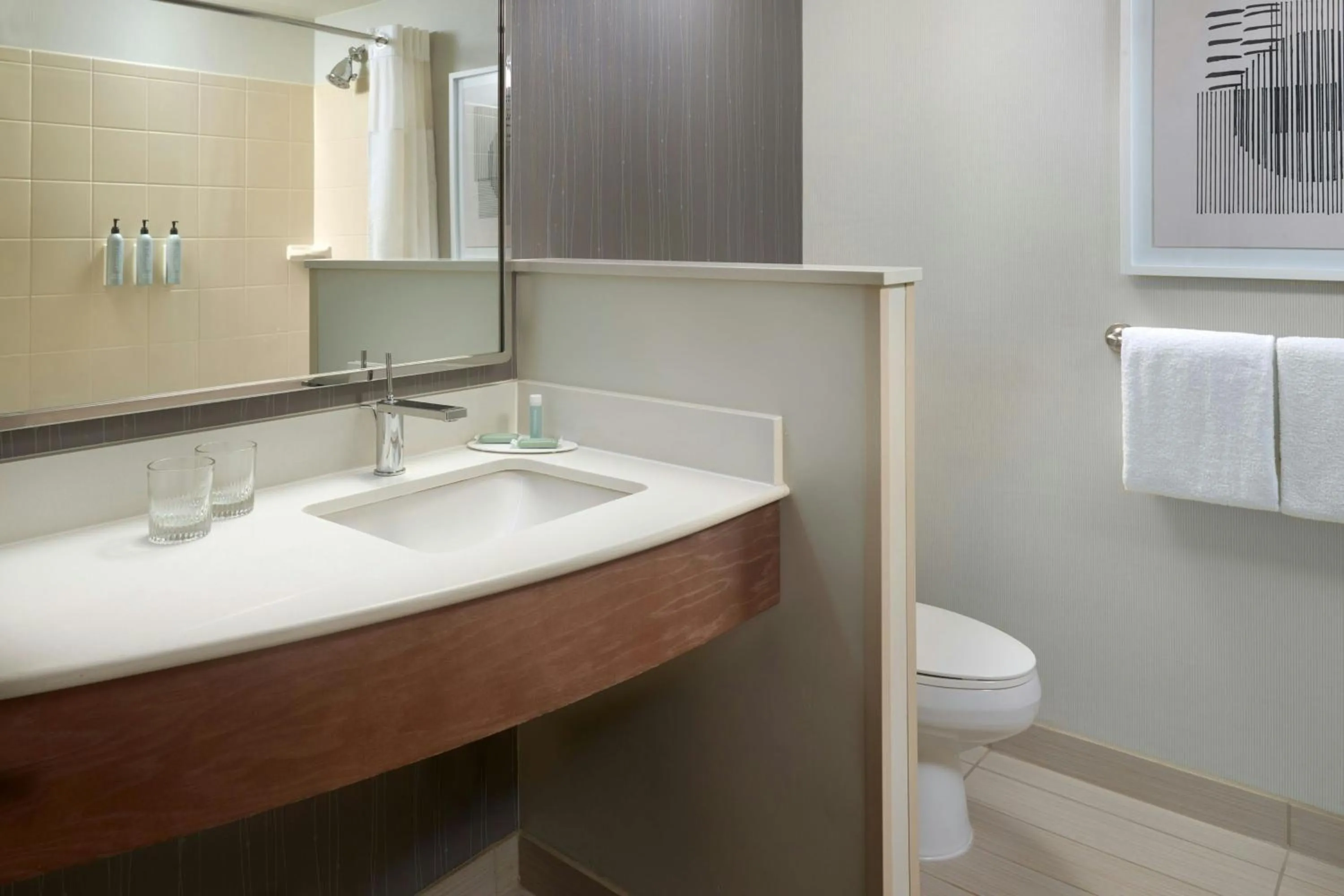 Photo of the whole room in Courtyard by Marriott Birmingham Downtown at UAB