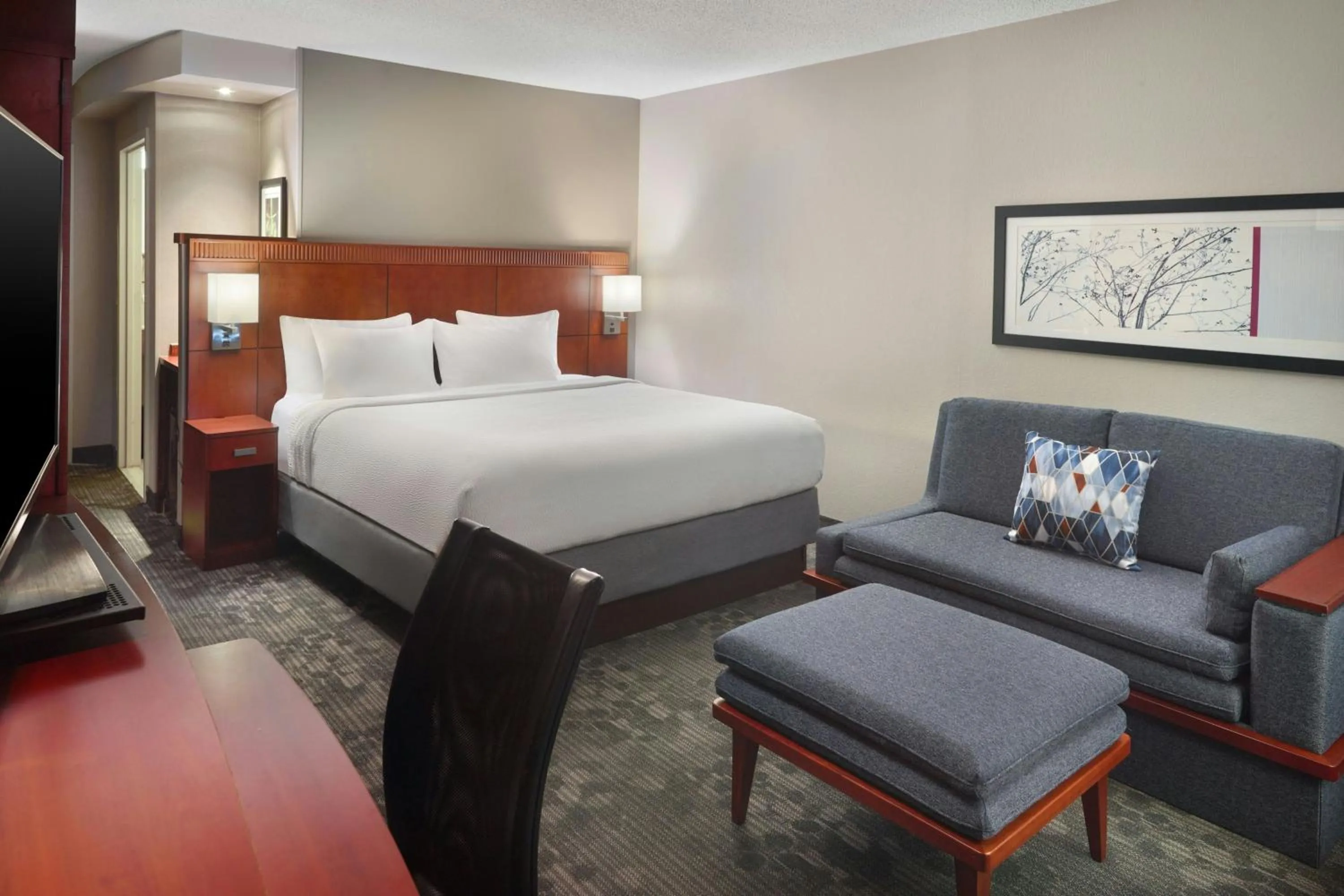 Photo of the whole room, Bed in Courtyard by Marriott Birmingham Downtown at UAB