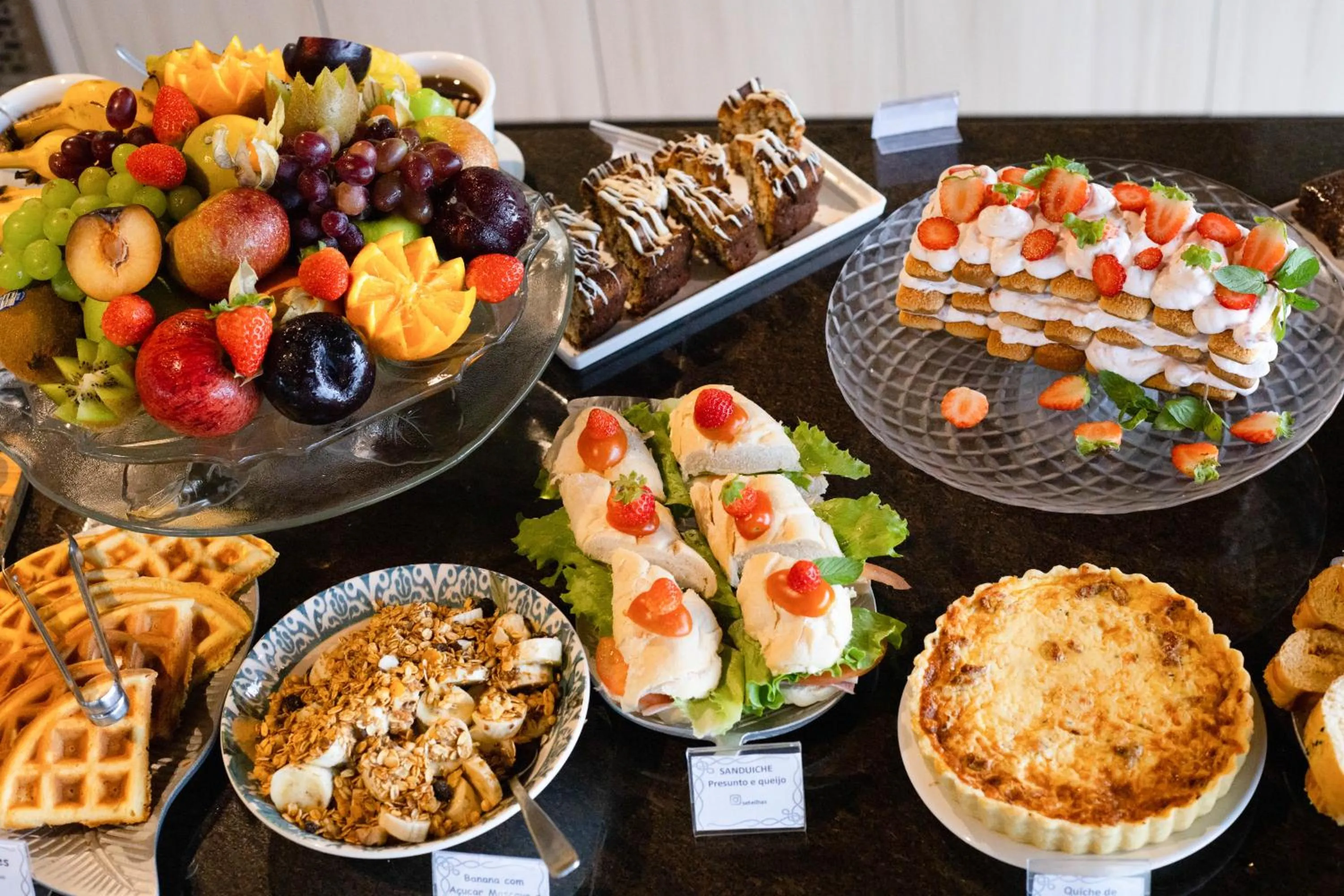 Buffet breakfast in Hotel Sete Ilhas