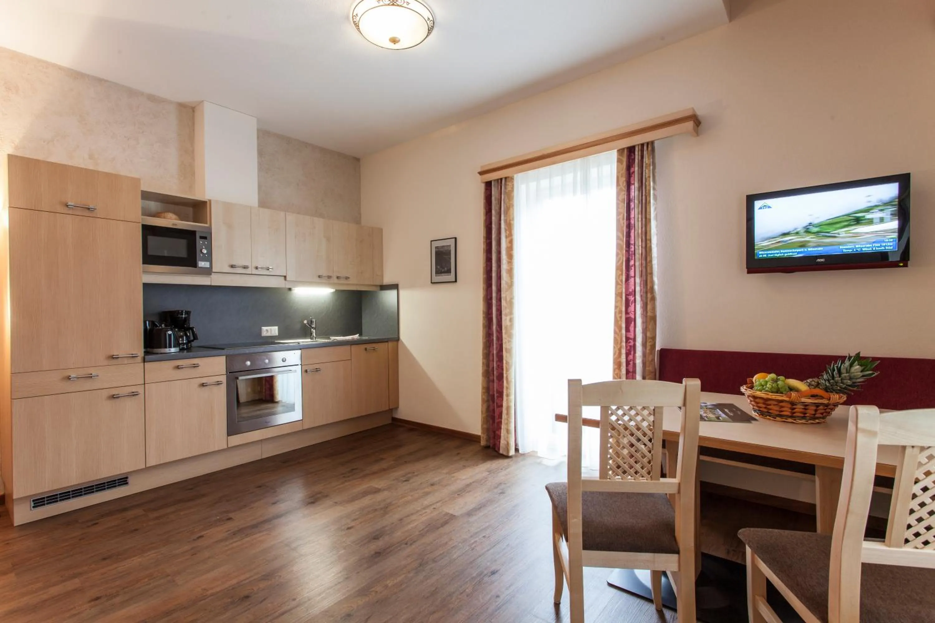 TV and multimedia in ALPENAPART LADIS ehemals Alpenapart Alexander