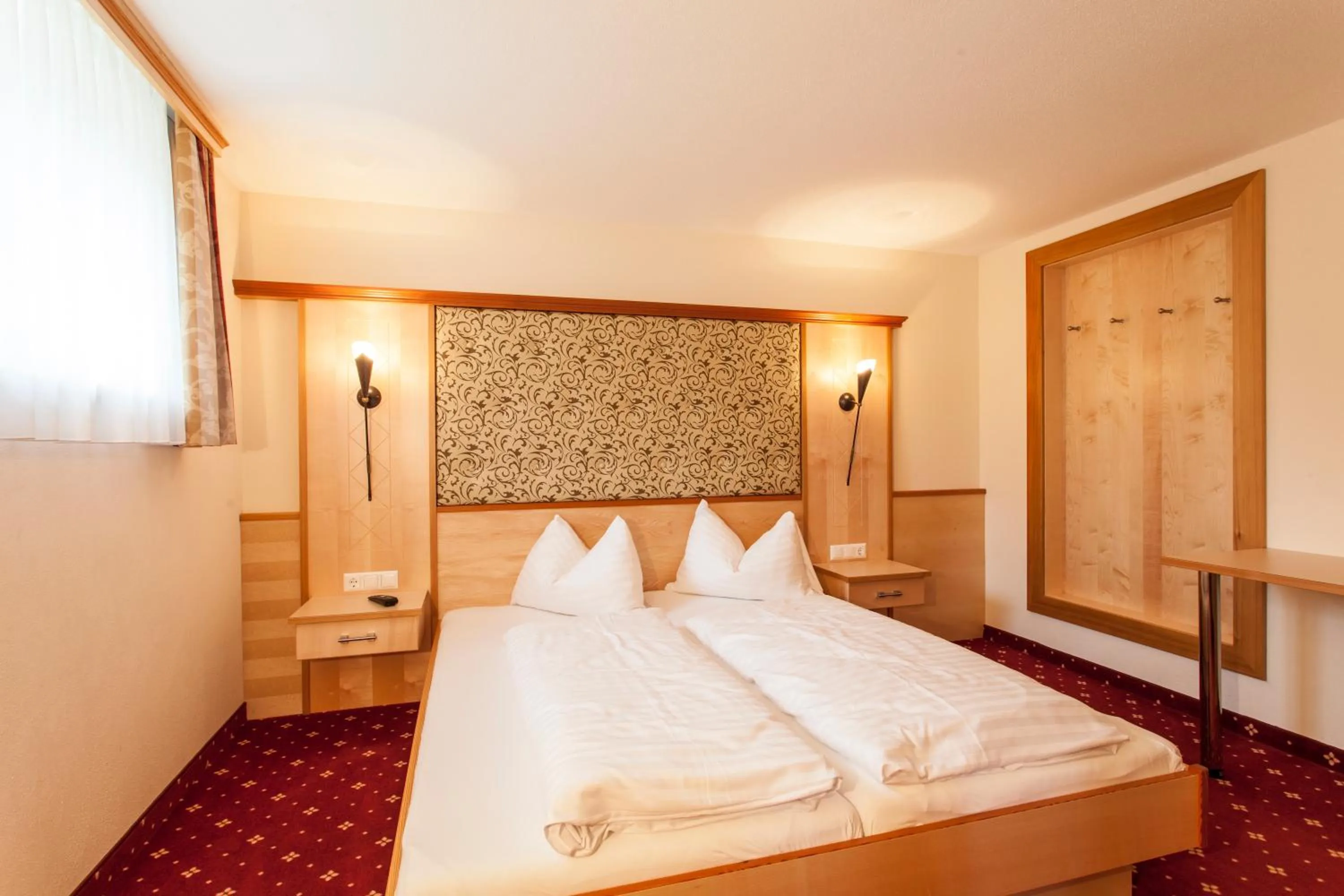 Bedroom, Bed in ALPENAPART LADIS ehemals Alpenapart Alexander