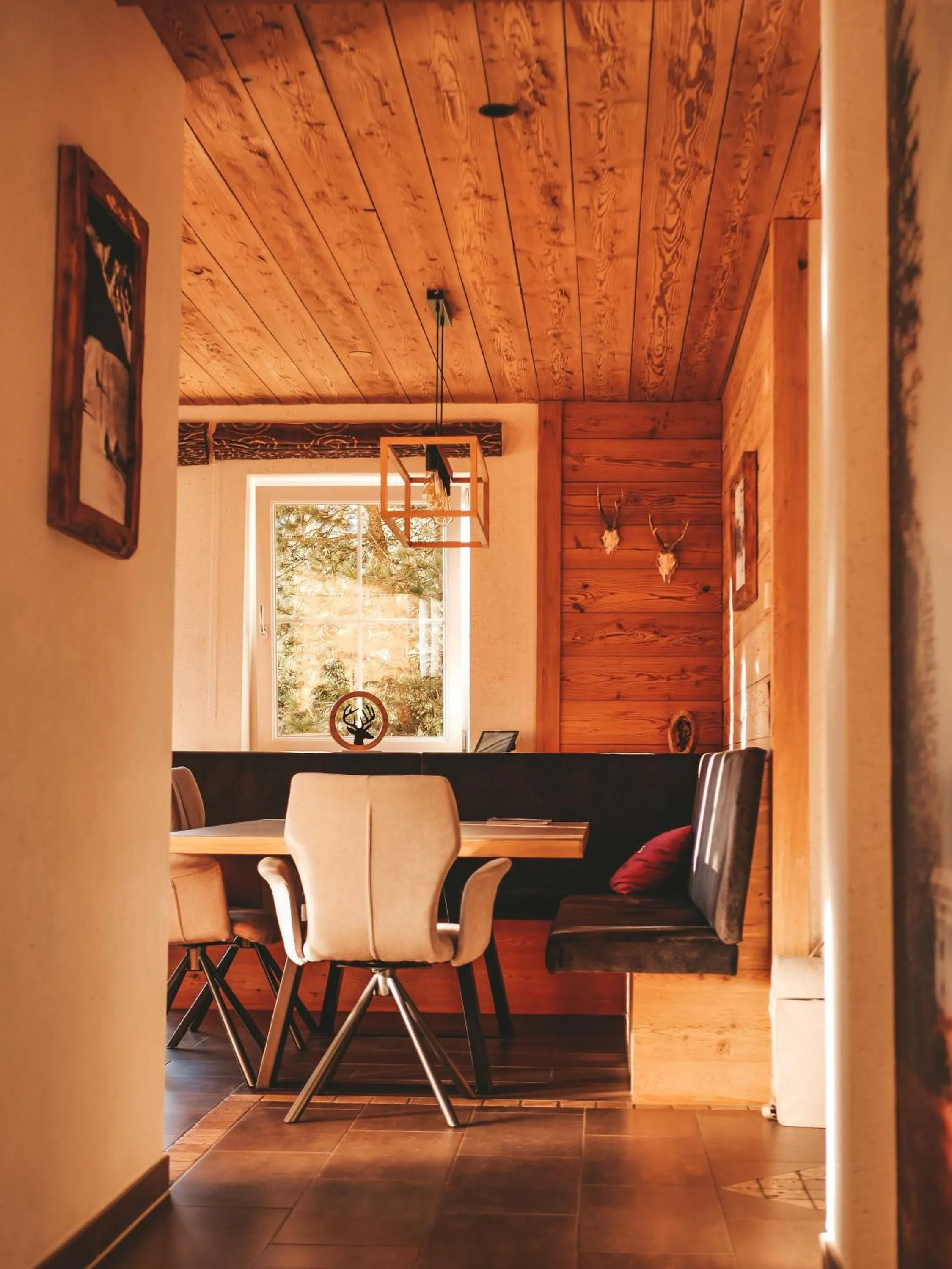 Dining area in ALPENAPART LADIS ehemals Alpenapart Alexander
