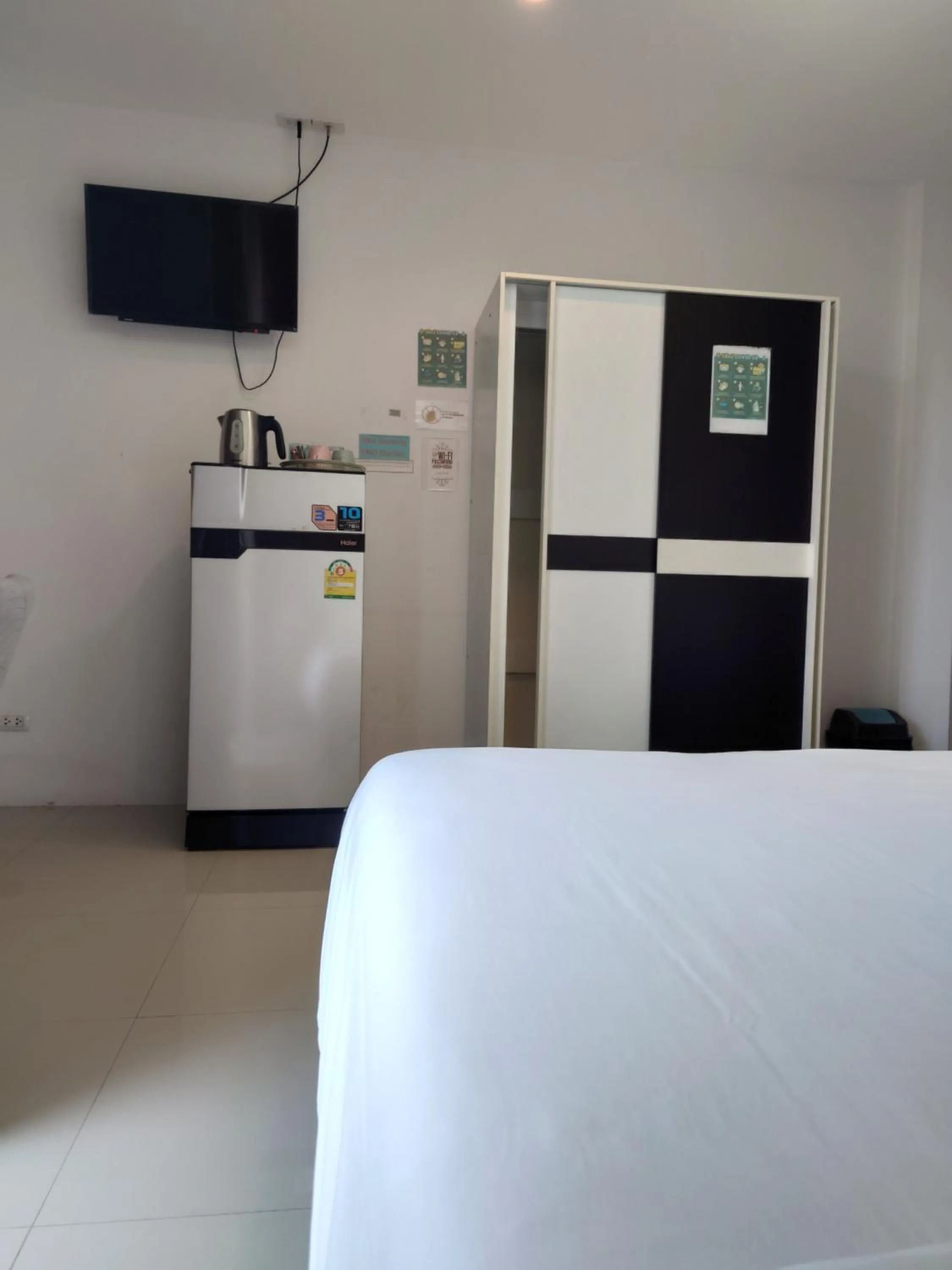 TV and multimedia, Bed in Baan der Bruyn SHA