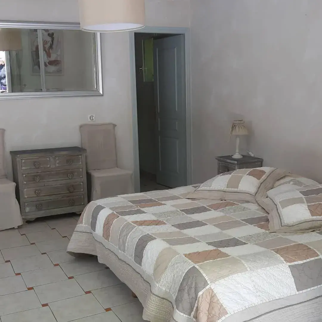 King Room with Pool View in Mas des Cigognes King Room with Pool View in Mas des Cigognes