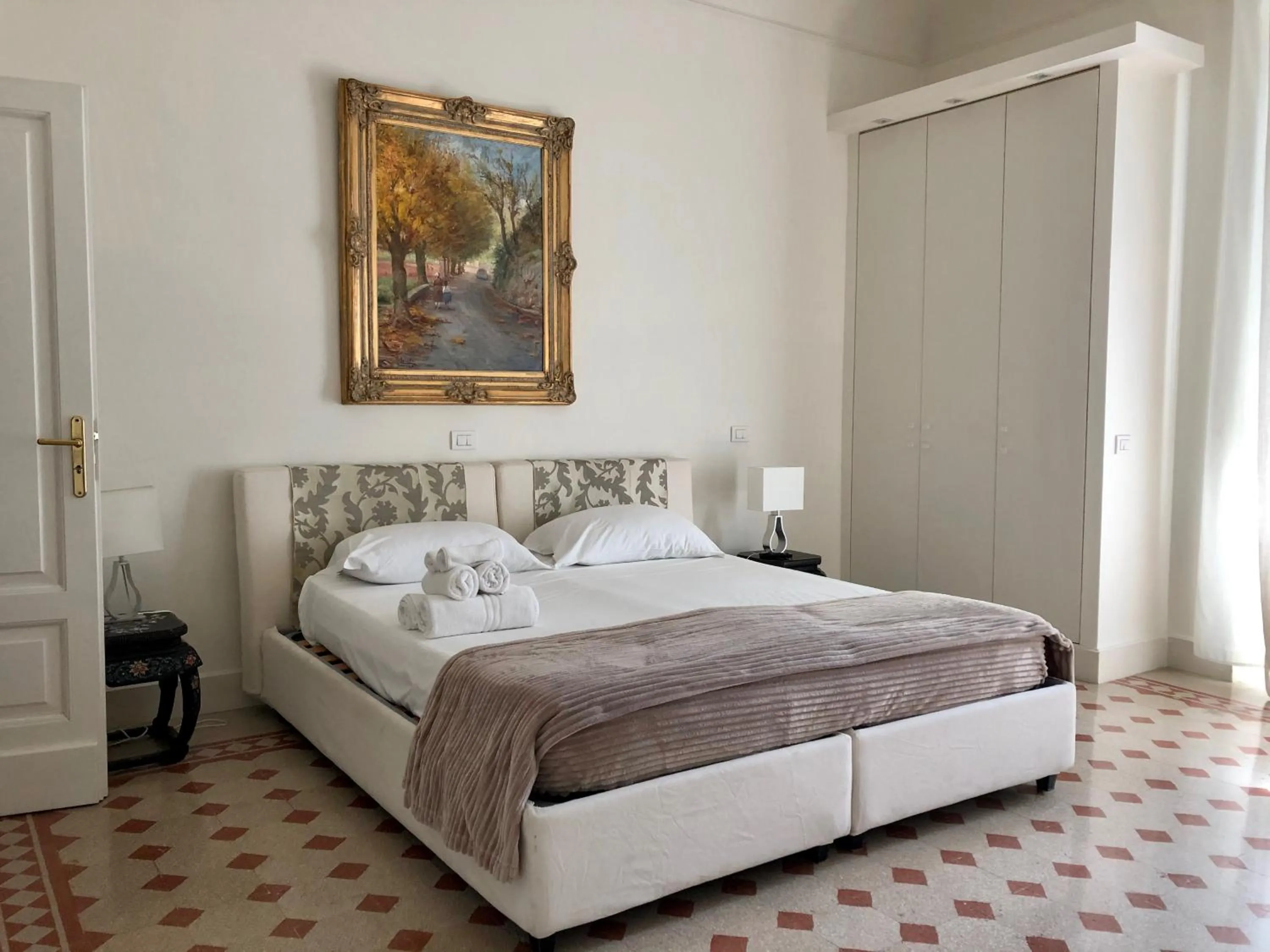 Bed in Bea Suites Luxury Rooms