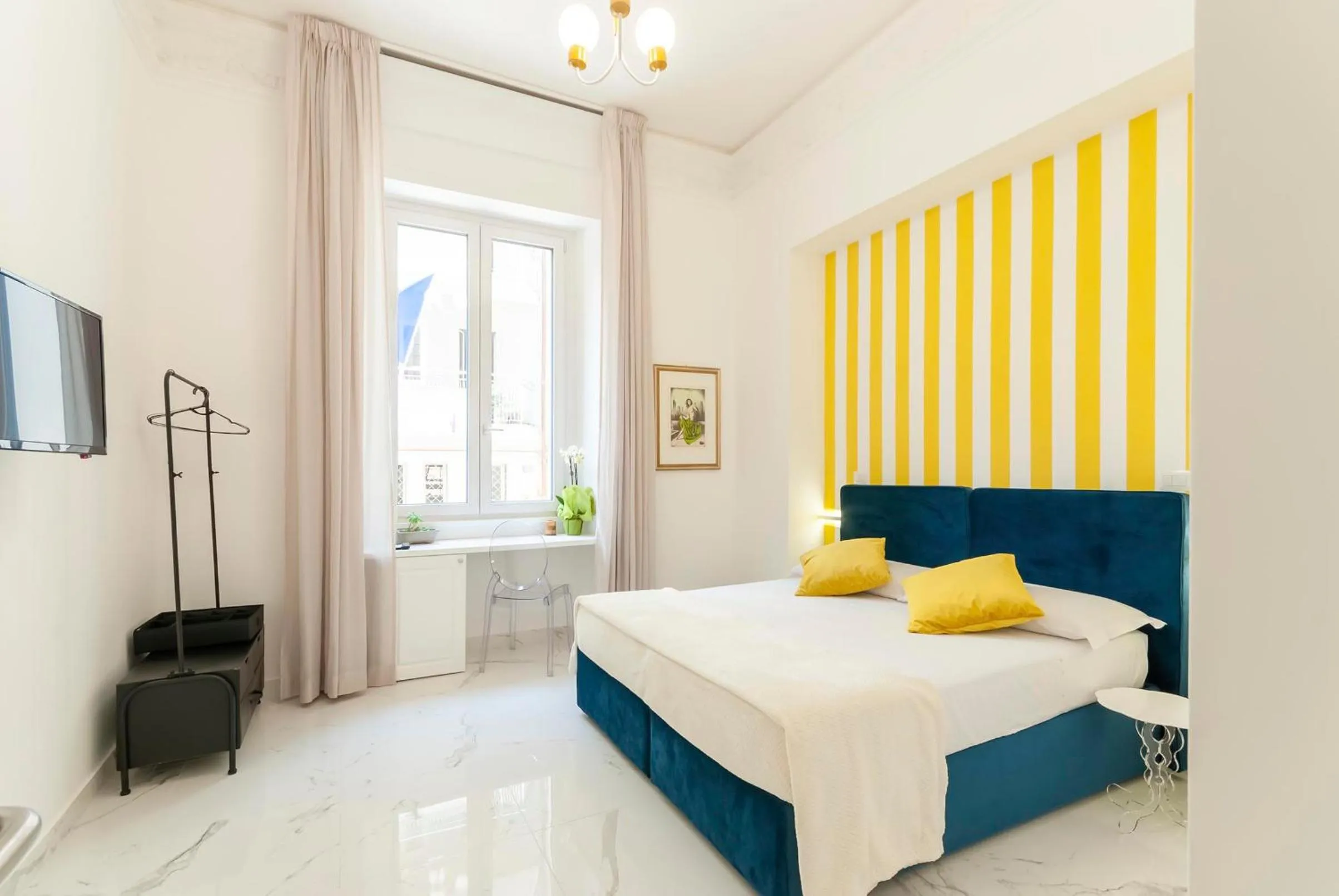 Bed in Bea Suites Luxury Rooms