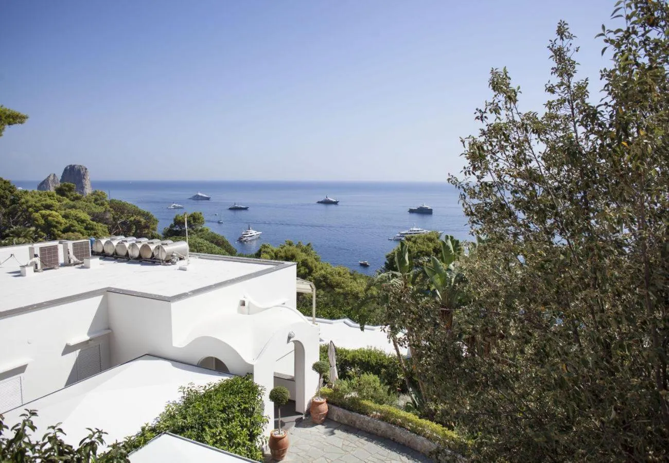 Facade/entrance in LHP Suite Capri Villa La Giara