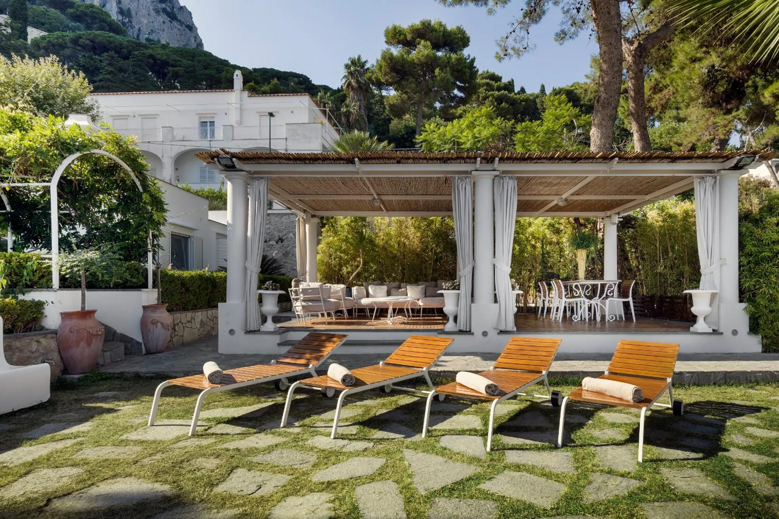 Patio in LHP Suite Capri Villa La Giara