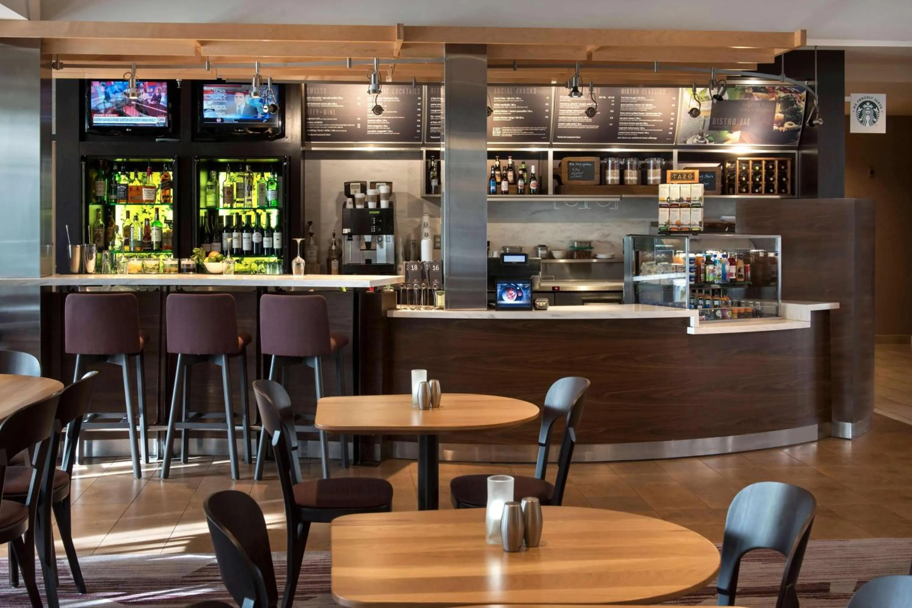 Restaurant/places to eat in Sonesta Select Boston Milford