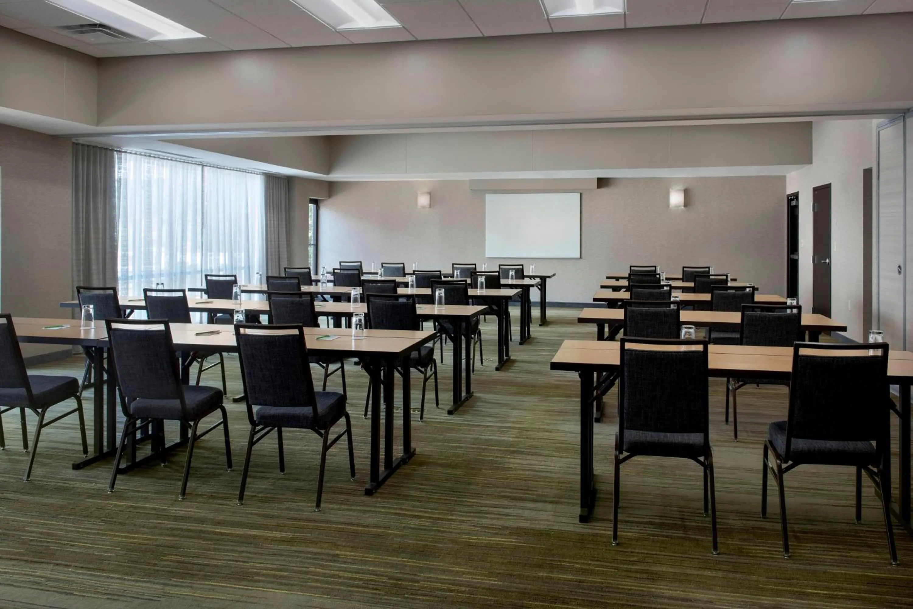 Meeting/conference room in Courtyard by Marriott Boston Norwood/Canton
