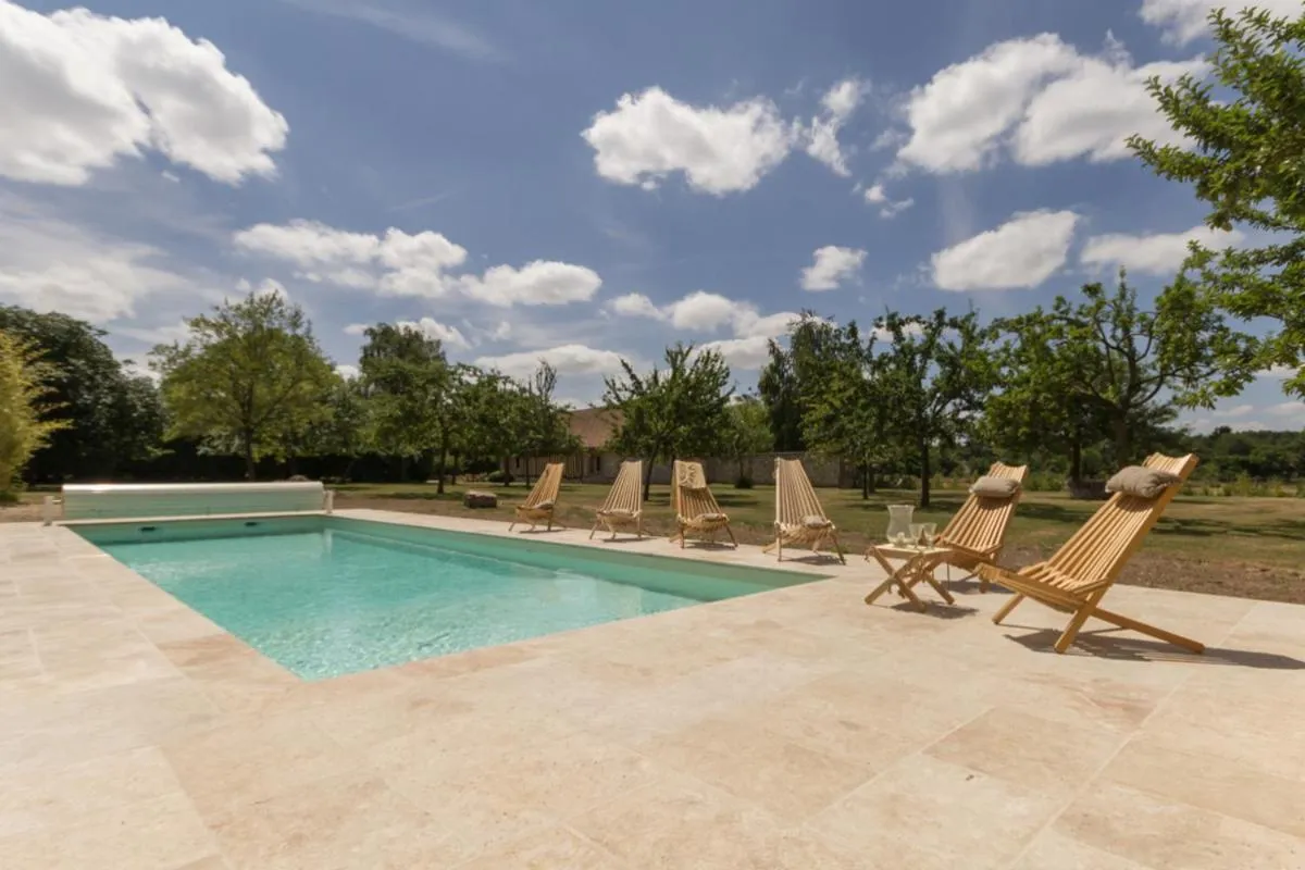 Swimming pool in Chambre d'hotes de la Vallee