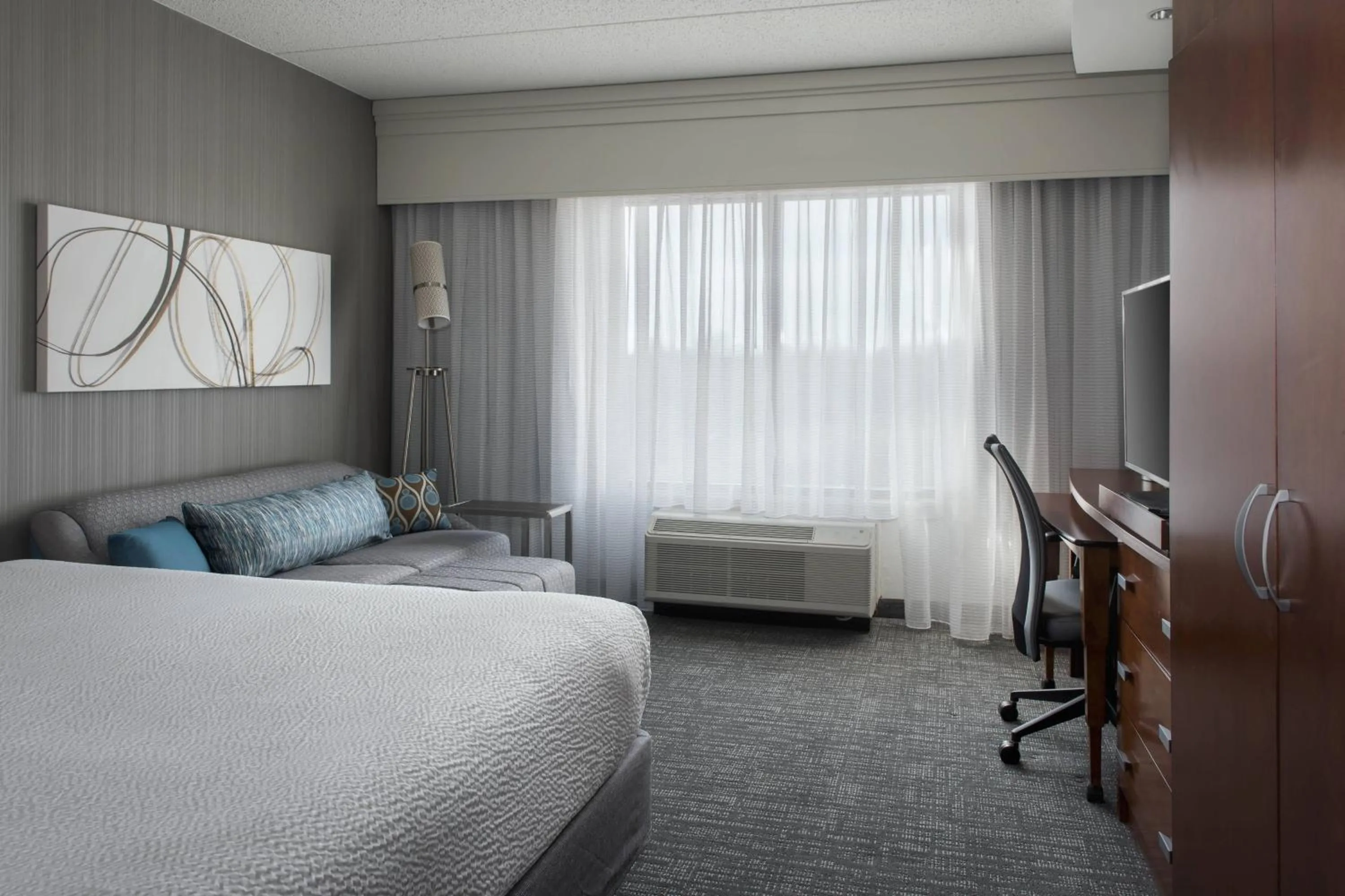 Photo of the whole room, Bed in Courtyard Fort Meade BWI Business District