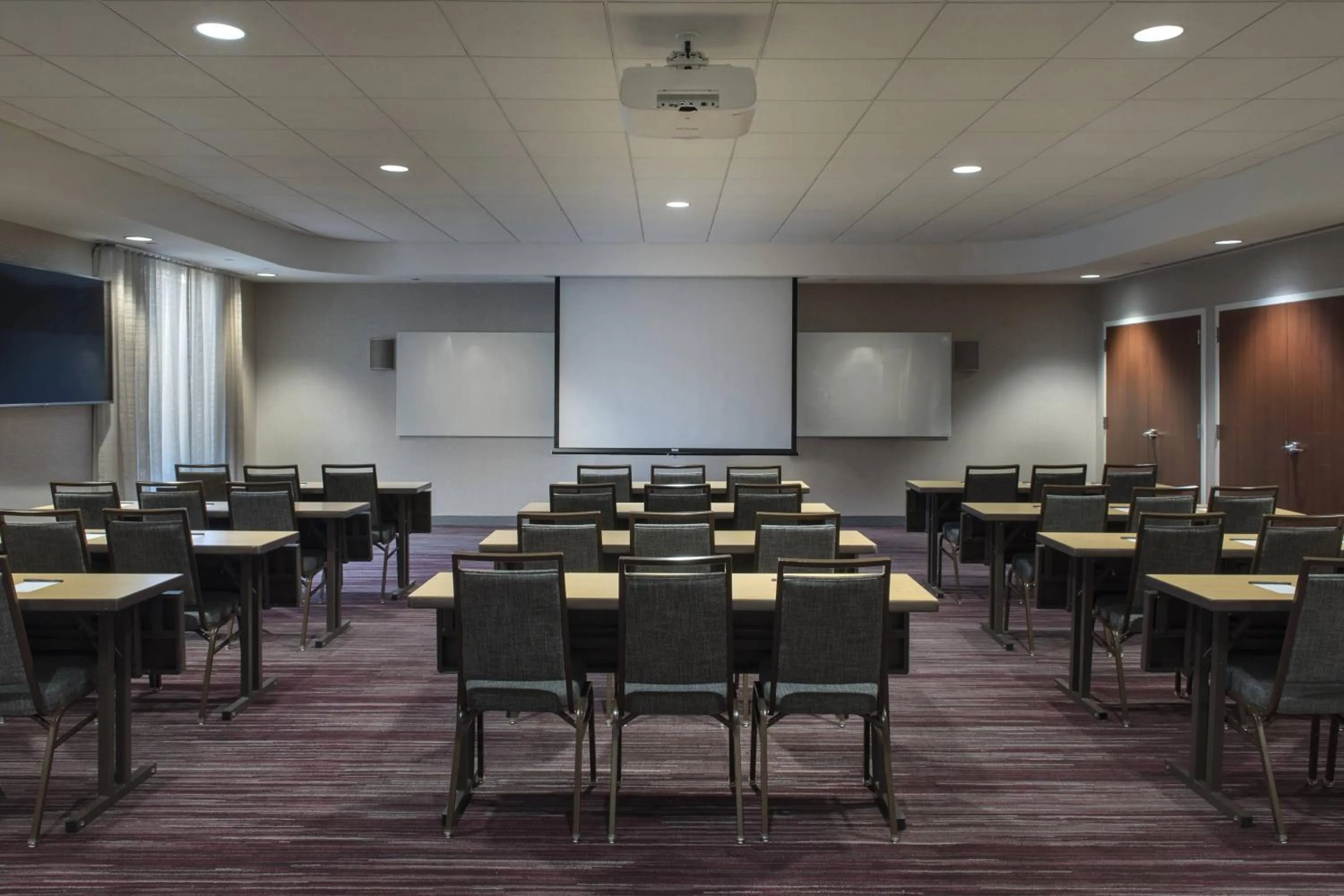 Meeting/conference room in Courtyard Fort Meade BWI Business District