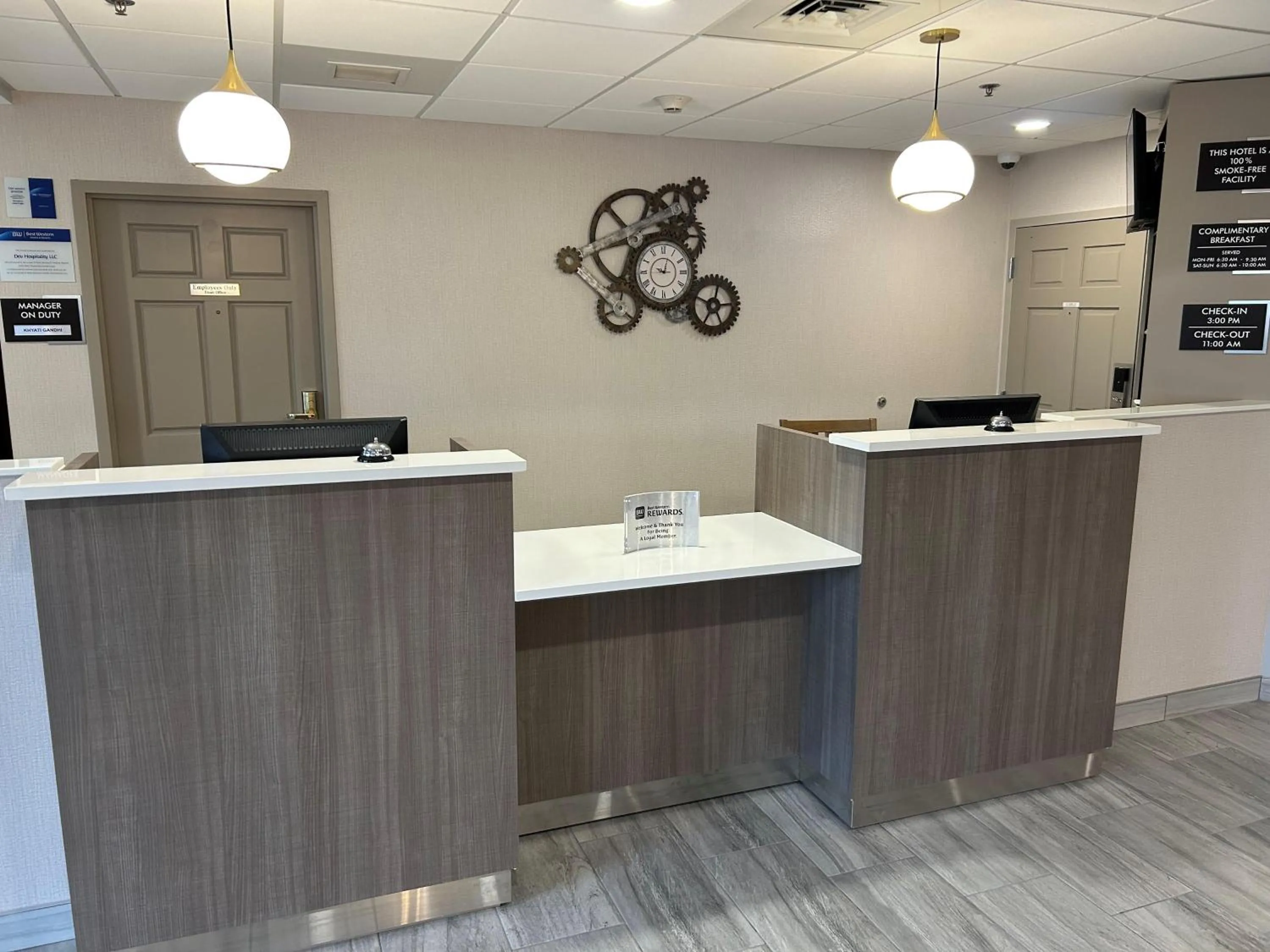 Property building in Best Western Plus Elgin - Chicago