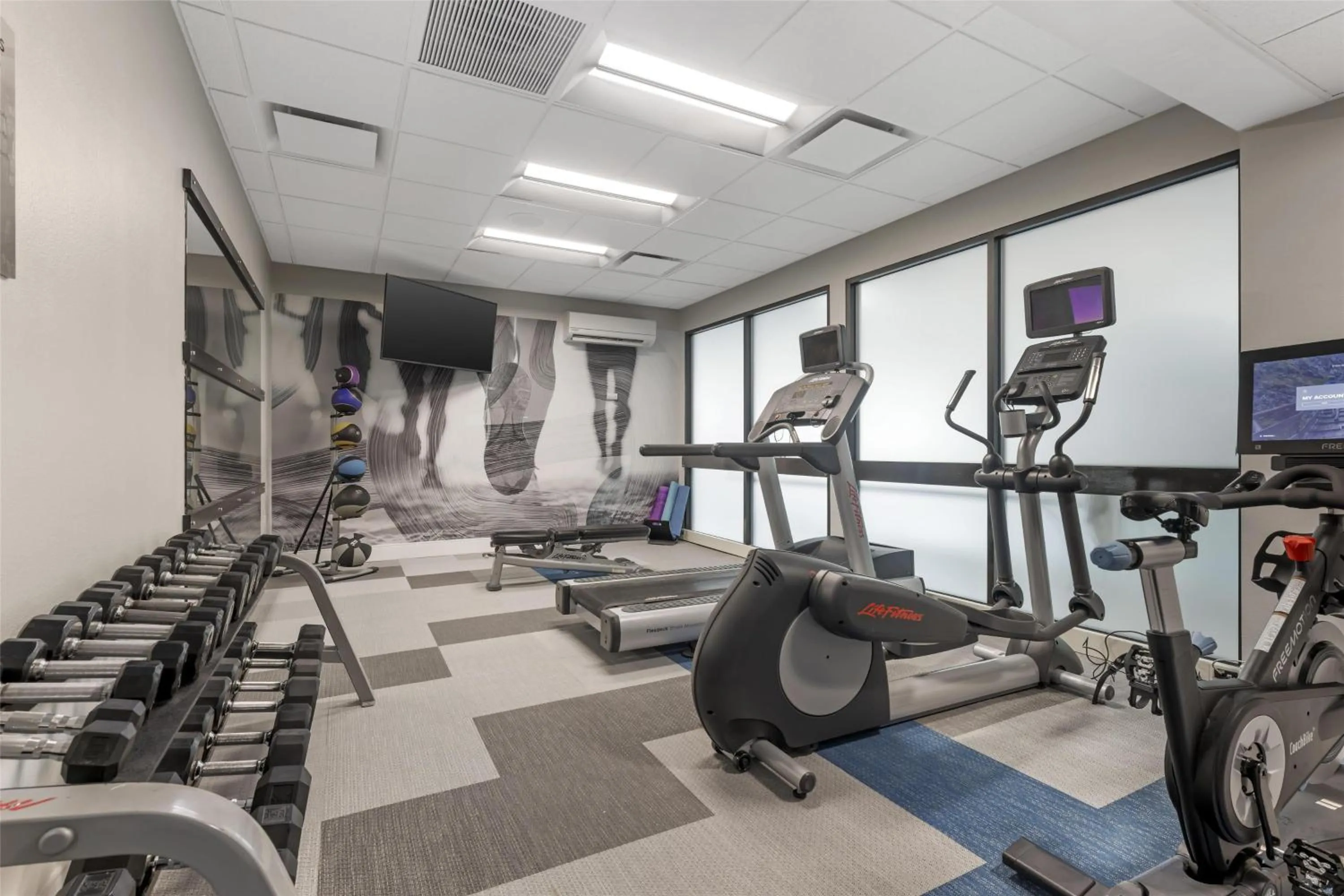 Fitness centre/facilities in Best Western Plus Elgin - Chicago