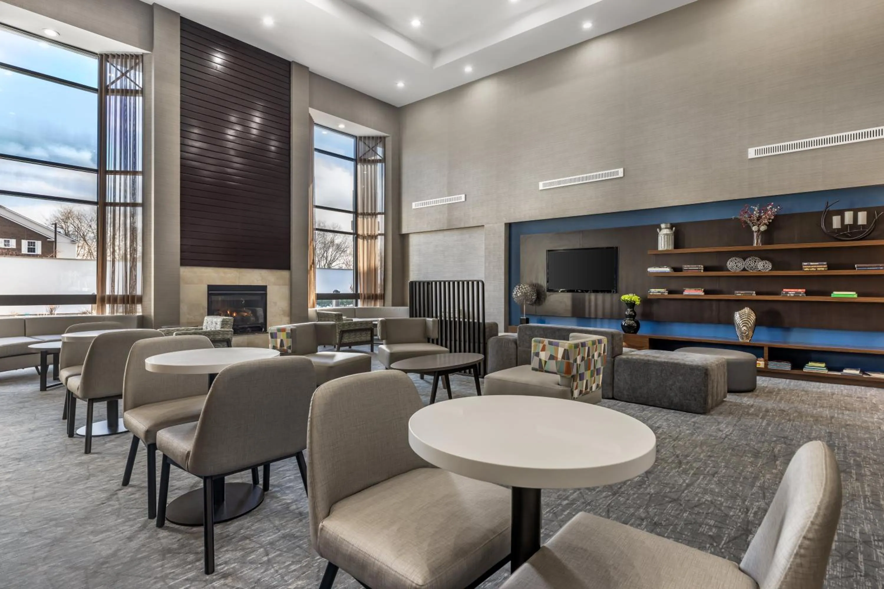 Lounge or bar in Best Western Plus Elgin - Chicago