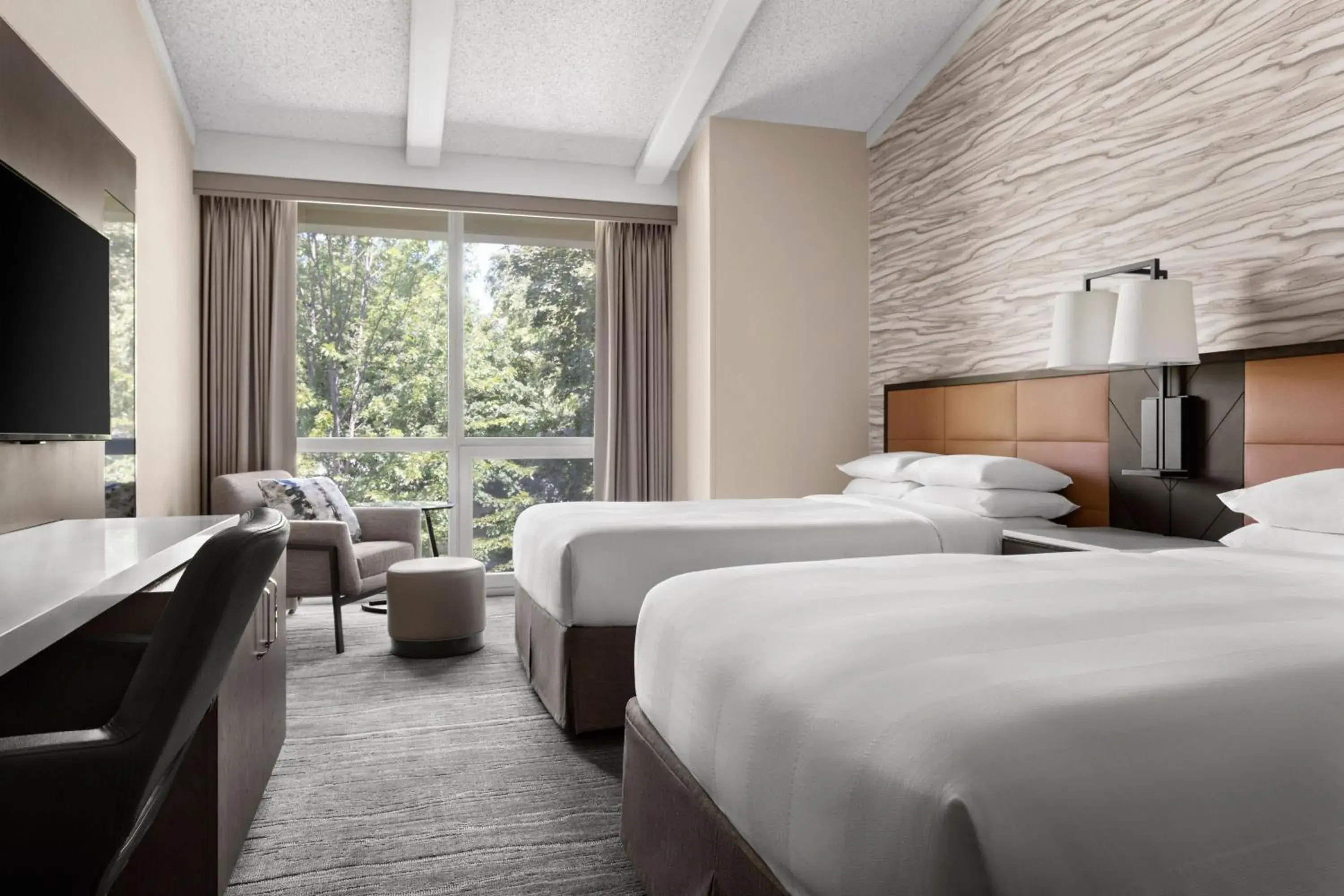 Executive Double Room with Two Double Beds - Club Lounge Access in Lincolnshire Marriott Resort Executive Double Room with Two Double Beds - Club Lounge Access in Lincolnshire Marriott Resort