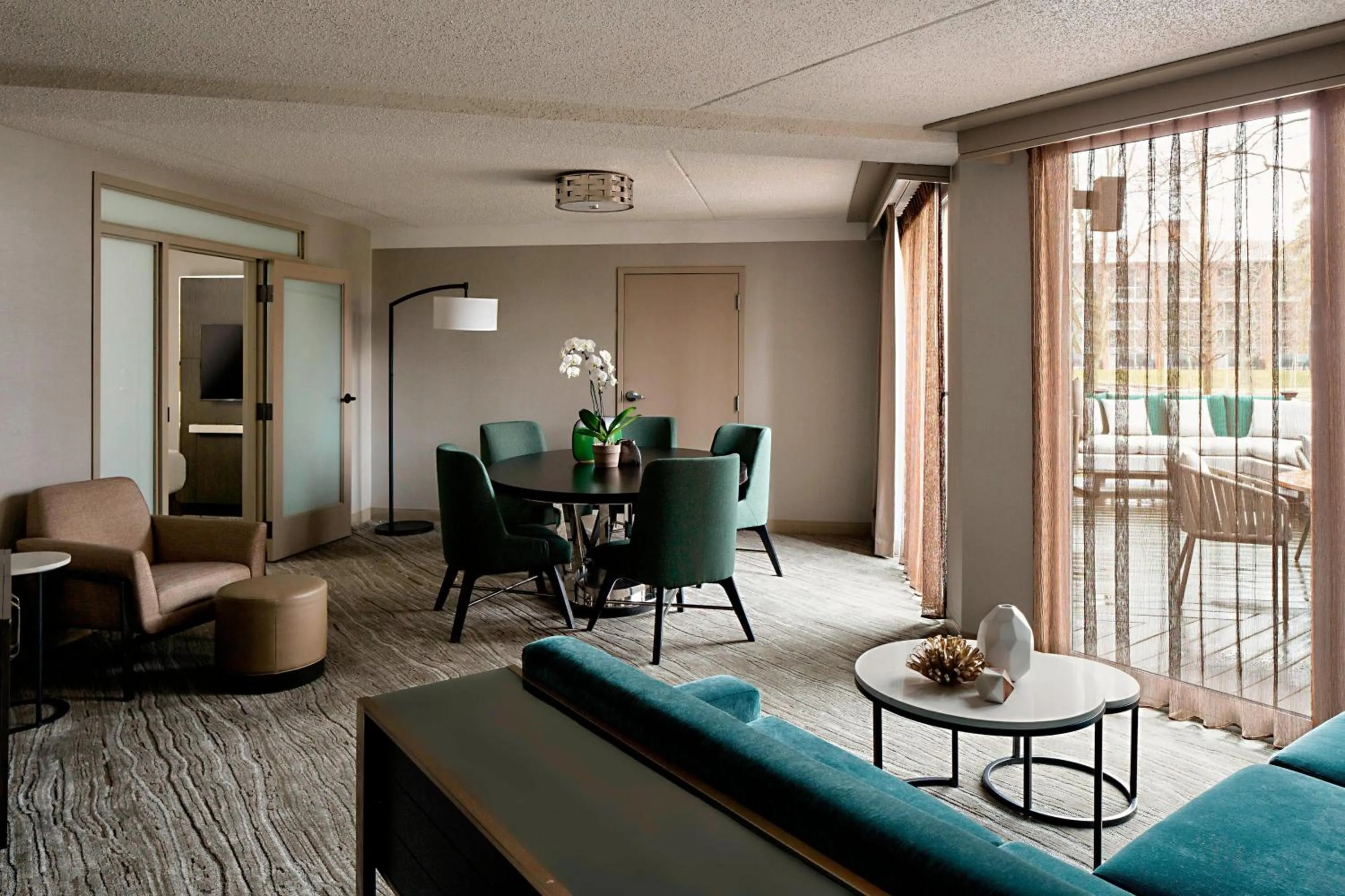 Bedroom in Lincolnshire Marriott Resort