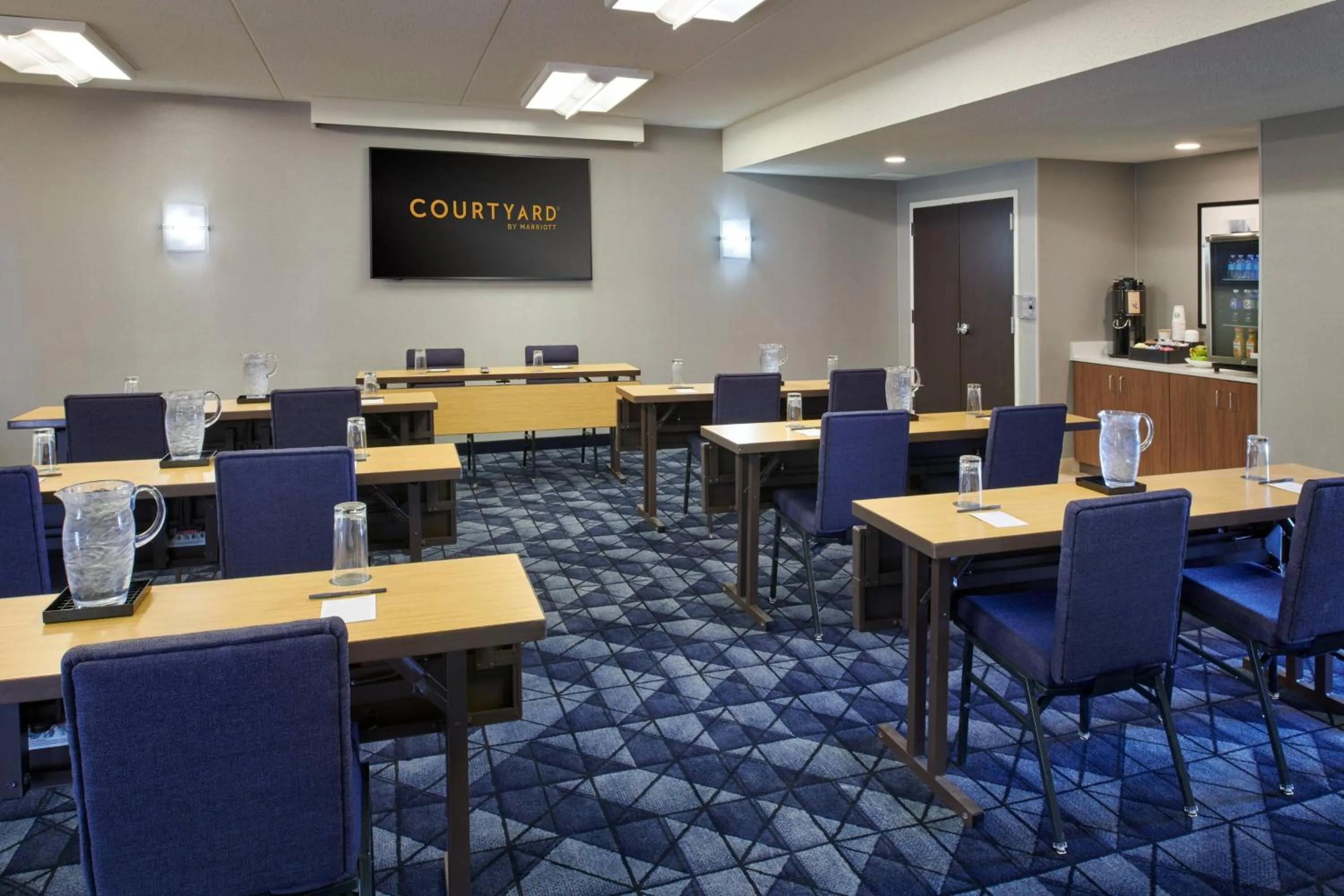 Meeting/conference room in Courtyard Chicago Lincolnshire
