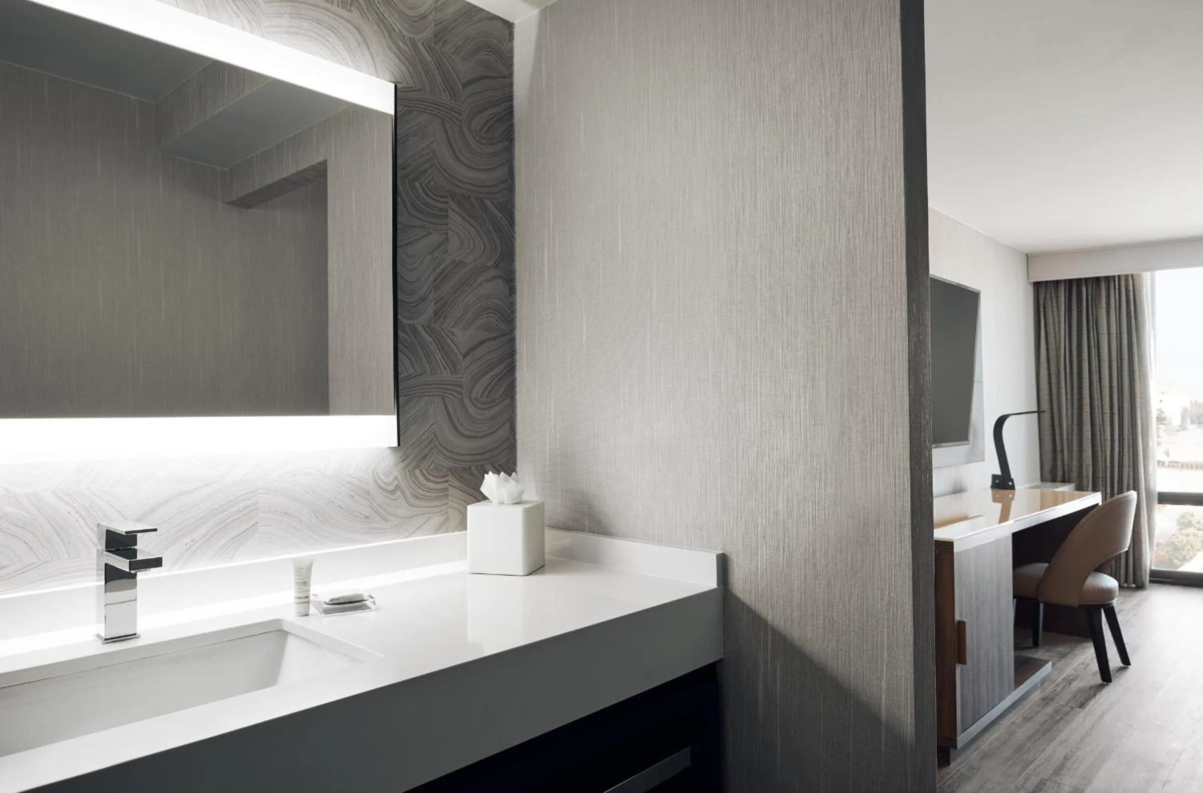 Bathroom in Chicago Marriott Oak Brook