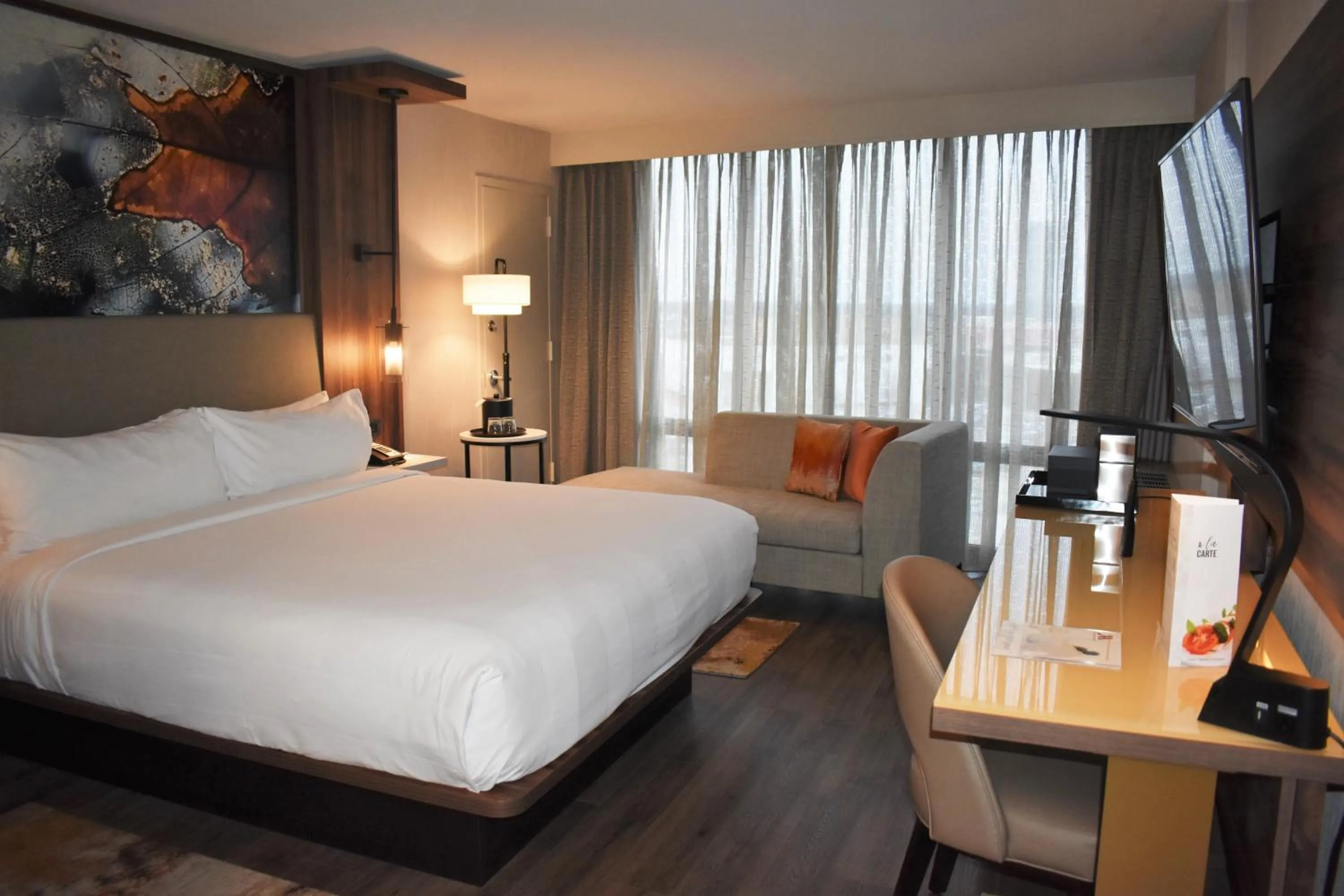 Photo of the whole room, Bed in Chicago Marriott Oak Brook