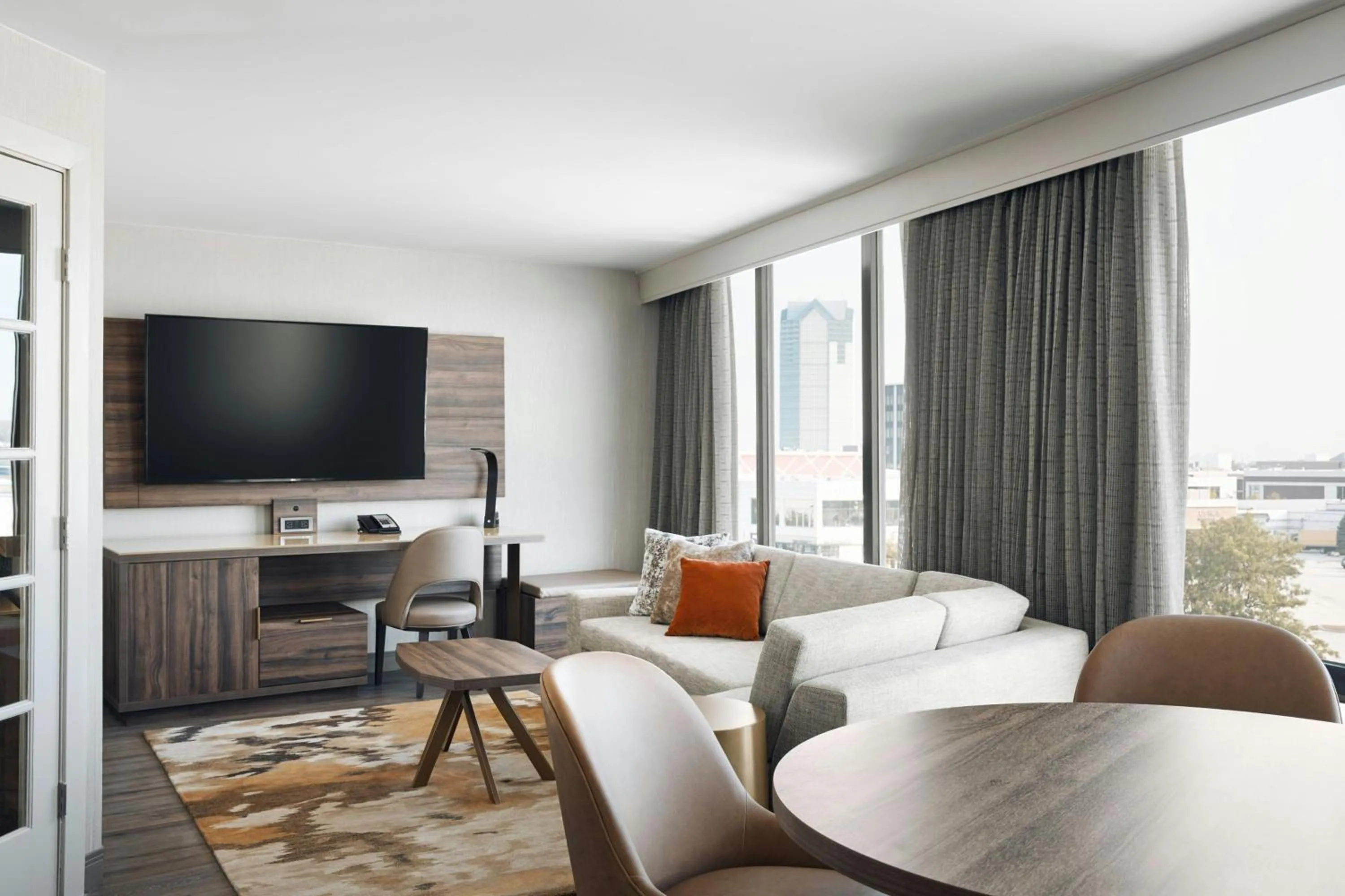 Photo of the whole room in Chicago Marriott Oak Brook