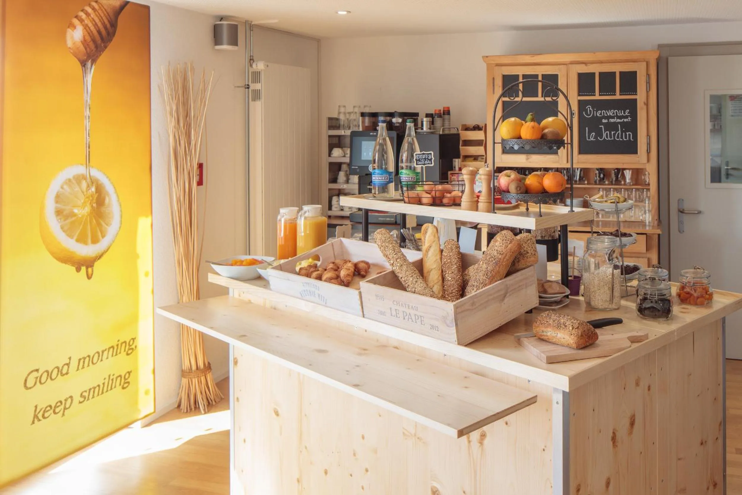 Breakfast in Le Domaine (Swiss Lodge)