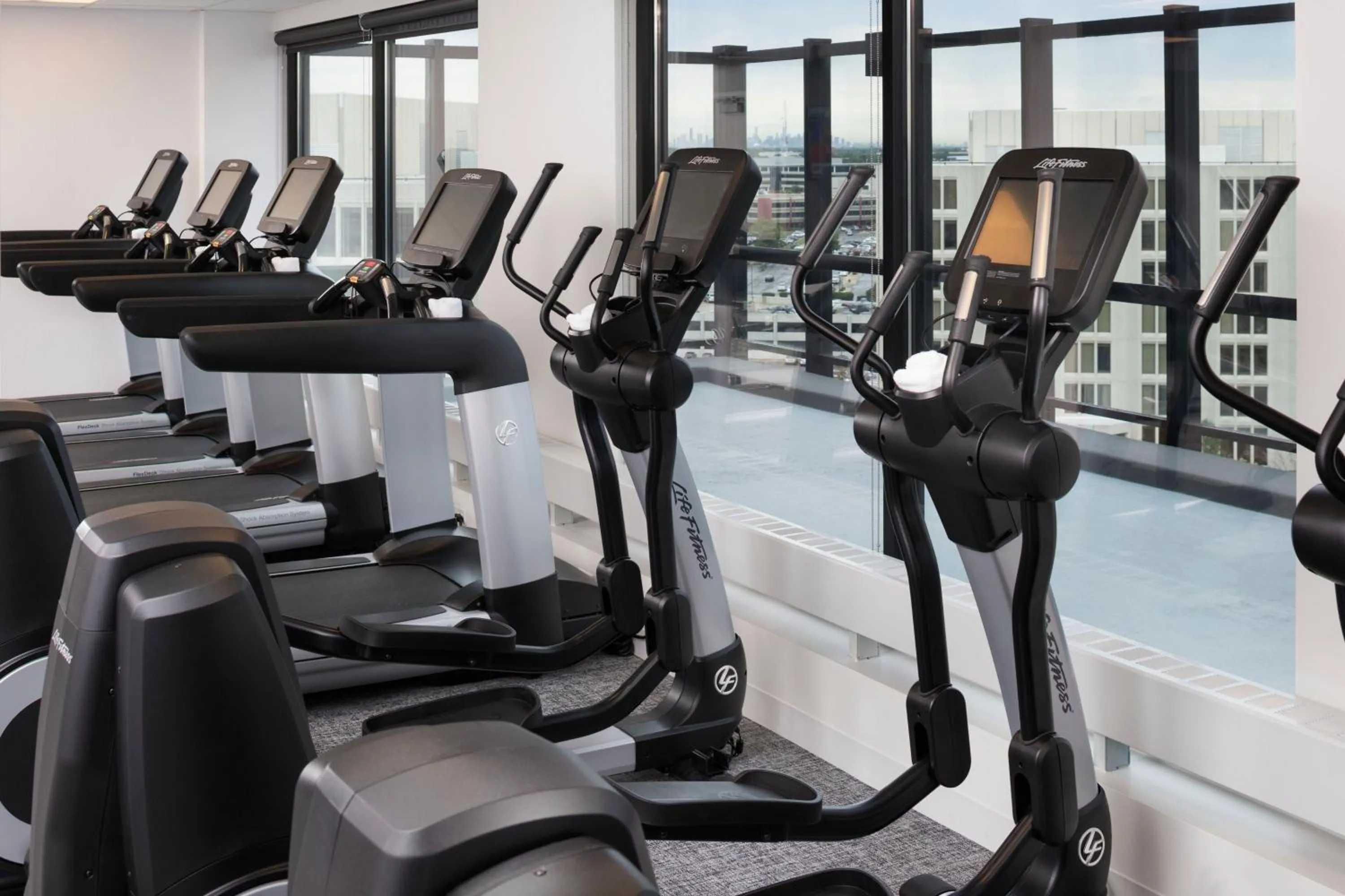 Fitness centre/facilities in Le Méridien Chicago - Oakbrook Center