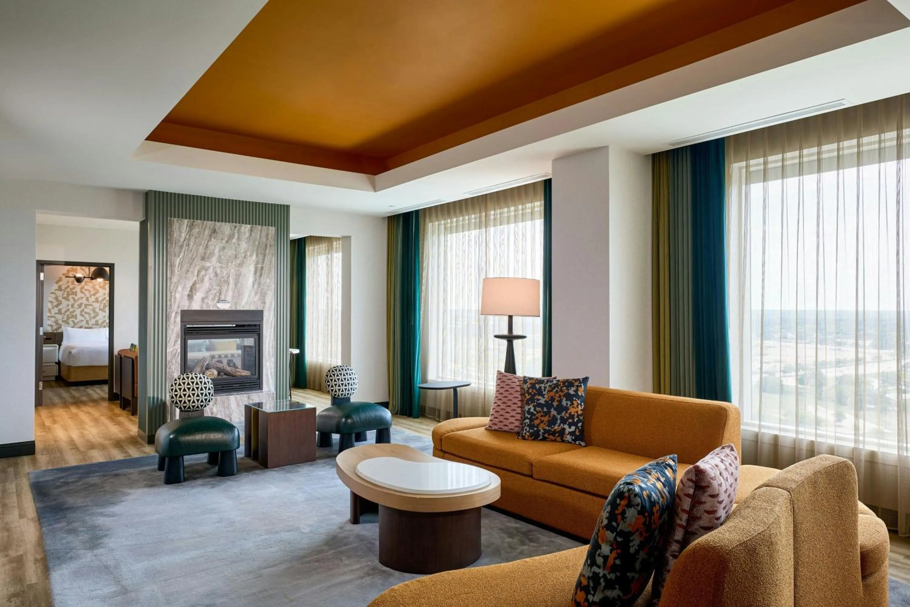 Living room in Renaissance Schaumburg Convention Center Hotel
