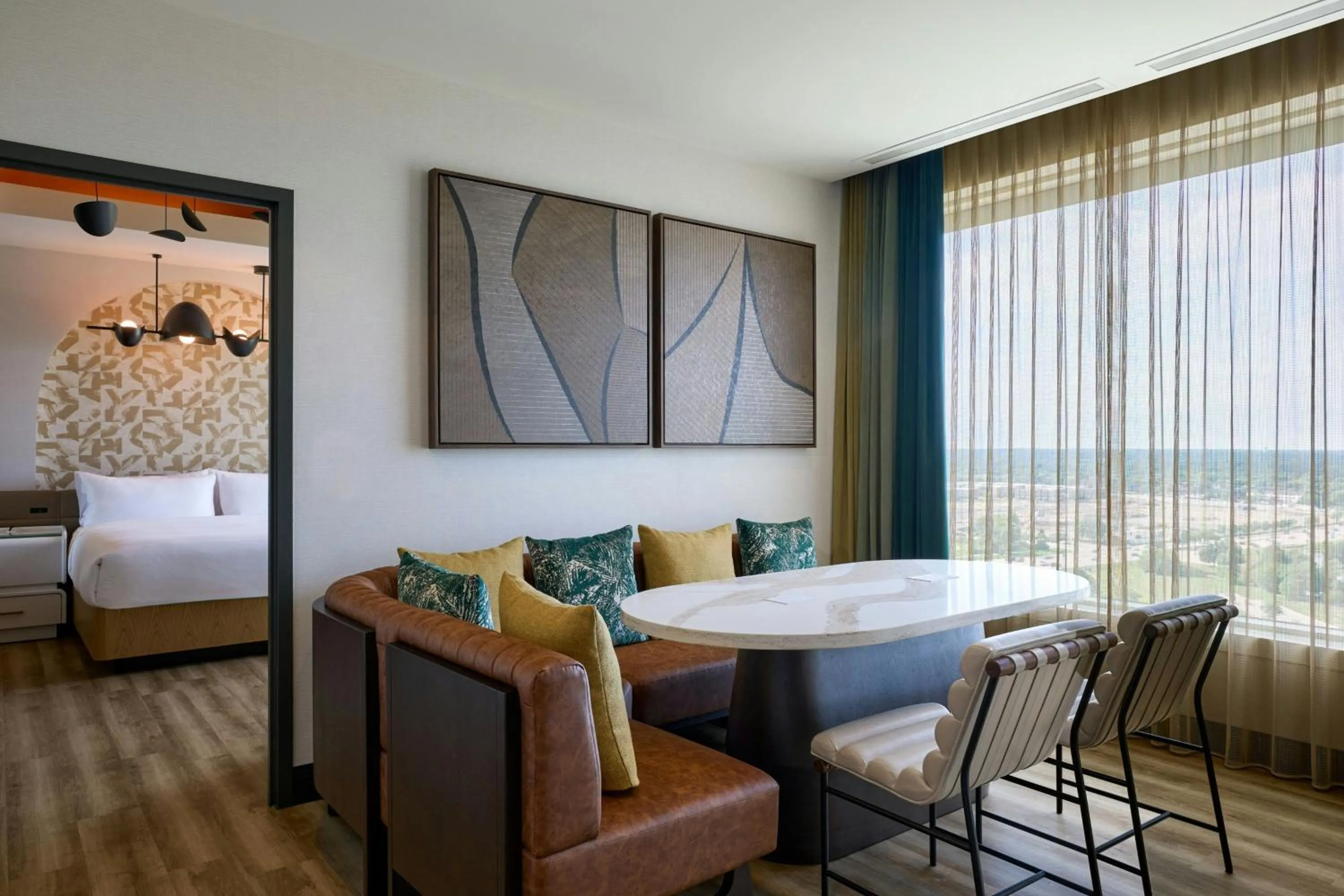 Photo of the whole room, Bed in Renaissance Schaumburg Convention Center Hotel