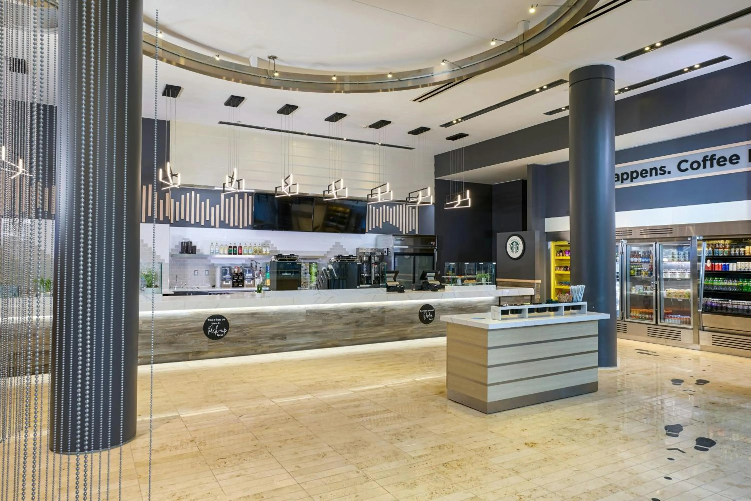 Restaurant/places to eat in Renaissance Schaumburg Convention Center Hotel