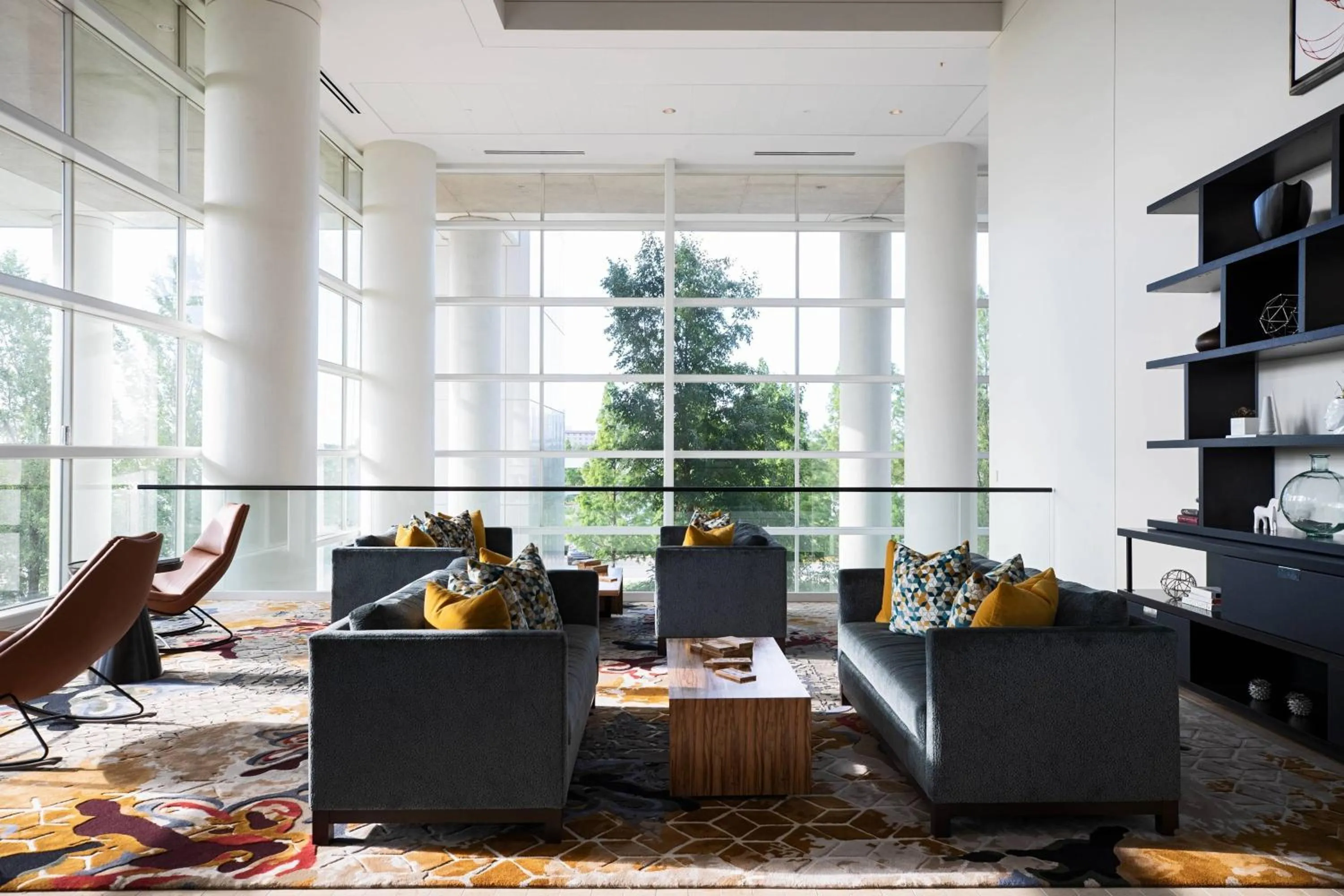 Lobby or reception in Renaissance Schaumburg Convention Center Hotel