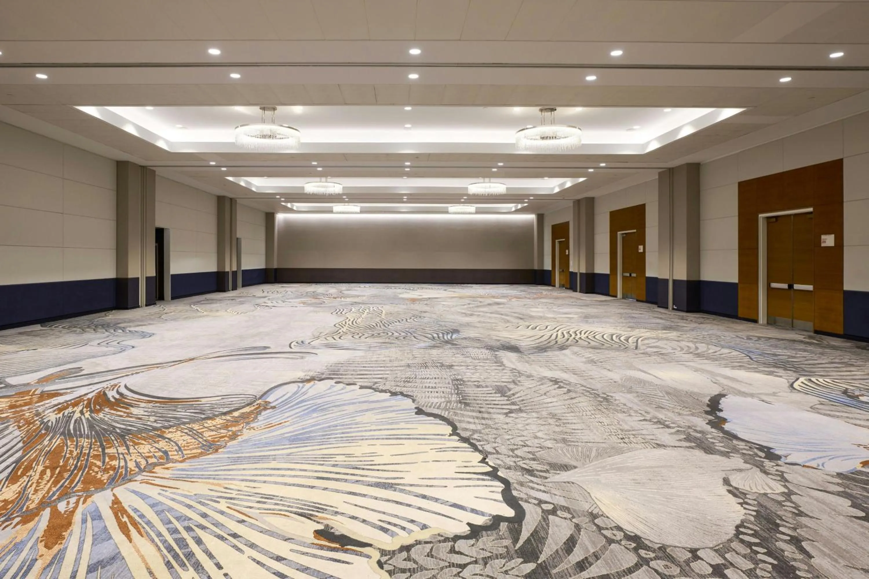 Meeting/conference room in Renaissance Schaumburg Convention Center Hotel