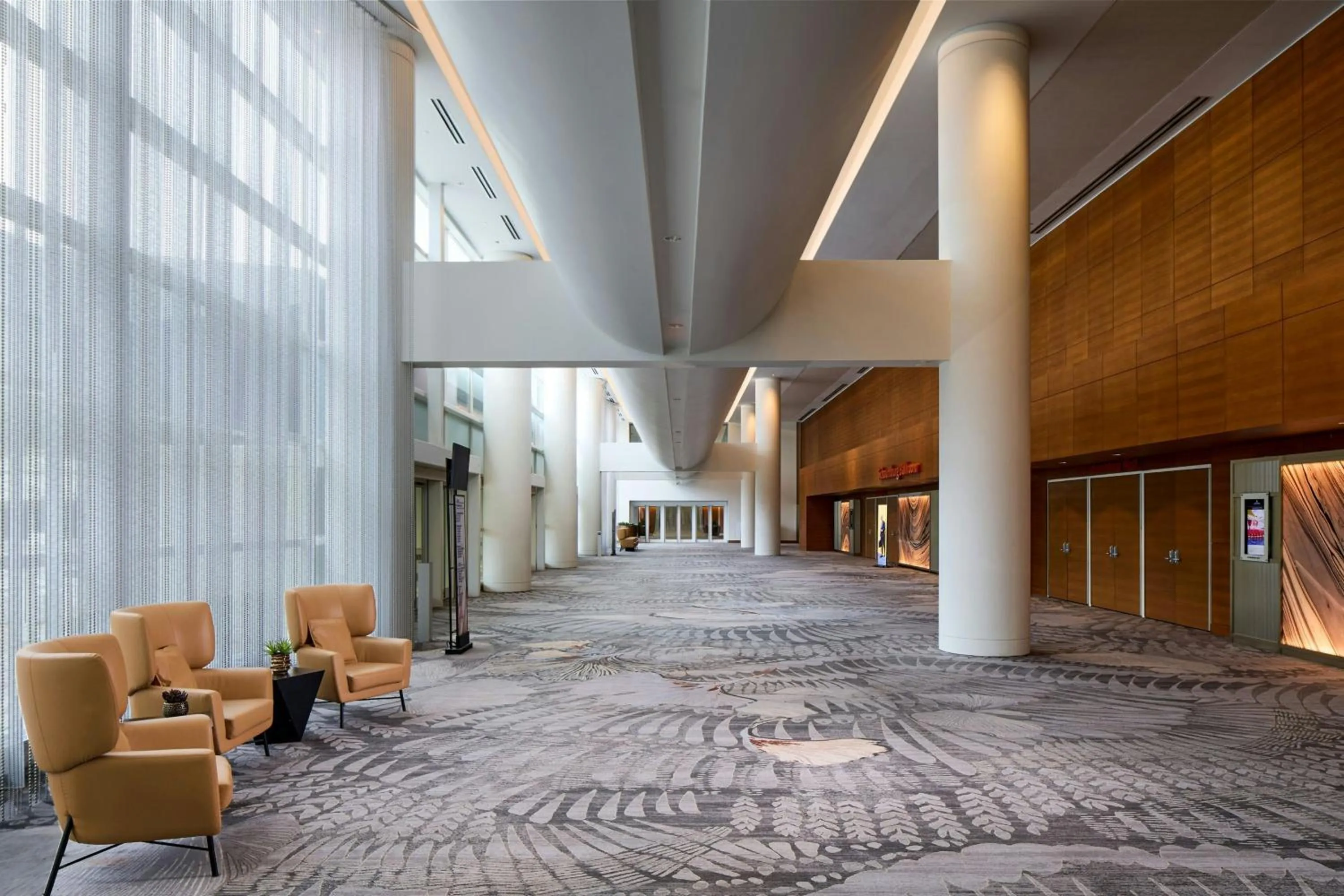 Meeting/conference room in Renaissance Schaumburg Convention Center Hotel