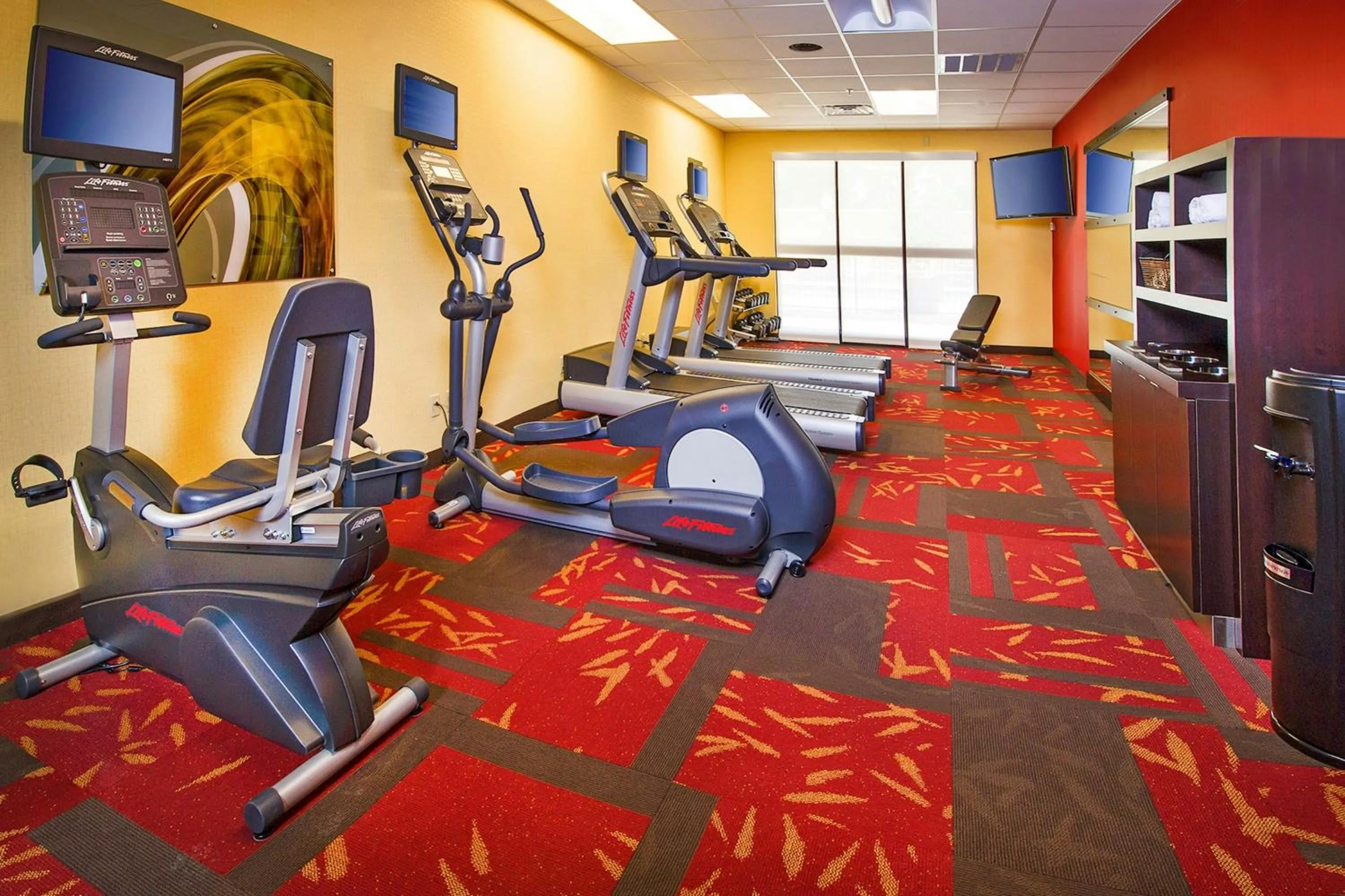 Fitness centre/facilities in Courtyard by Marriott North Charleston Airport Coliseum
