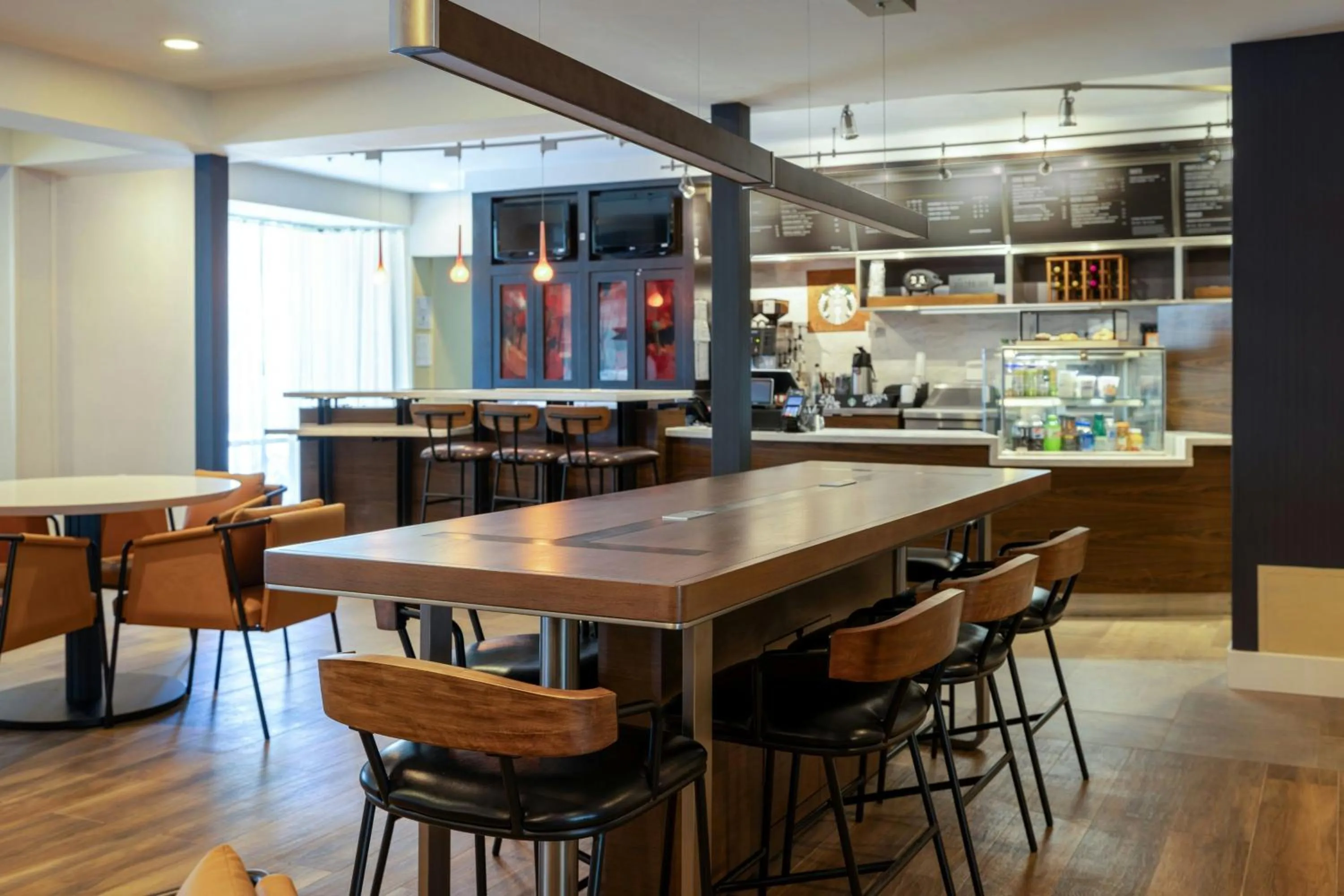 Restaurant/places to eat in Courtyard by Marriott North Charleston Airport Coliseum