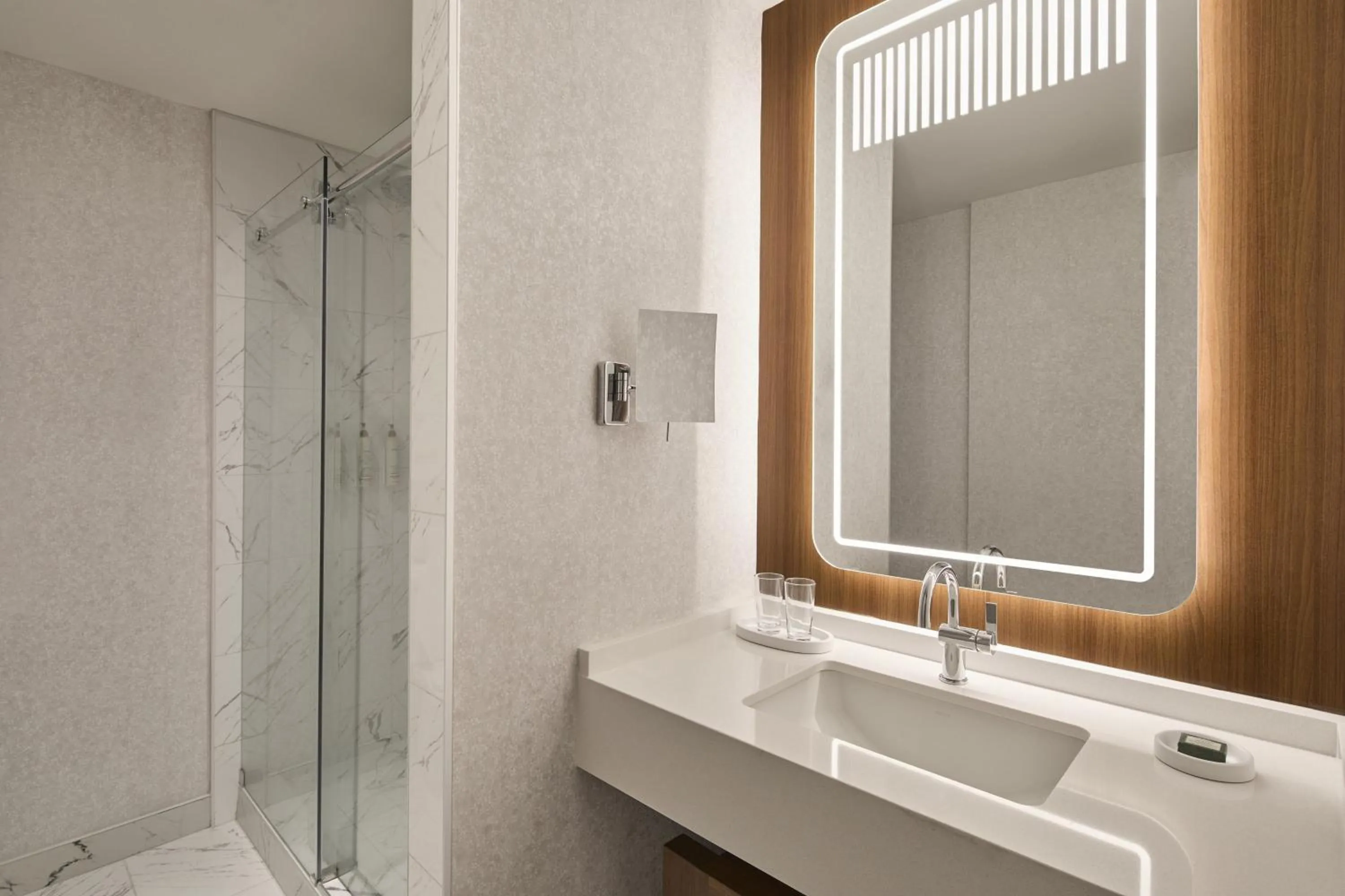 Bathroom in Hotel Cleveland Autograph Collection